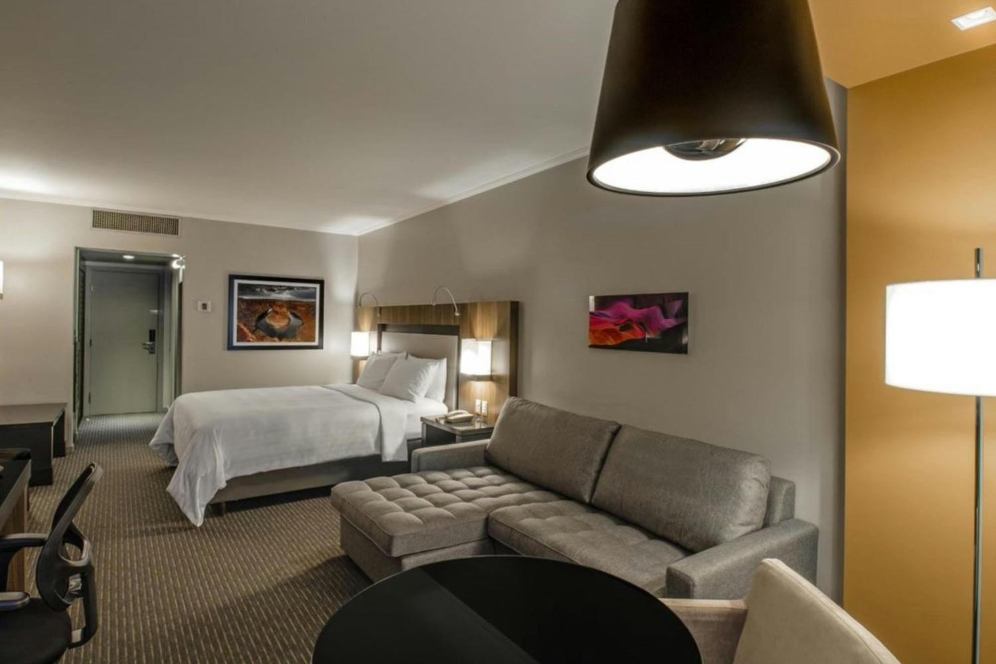 Junior King Suite Lounge Access