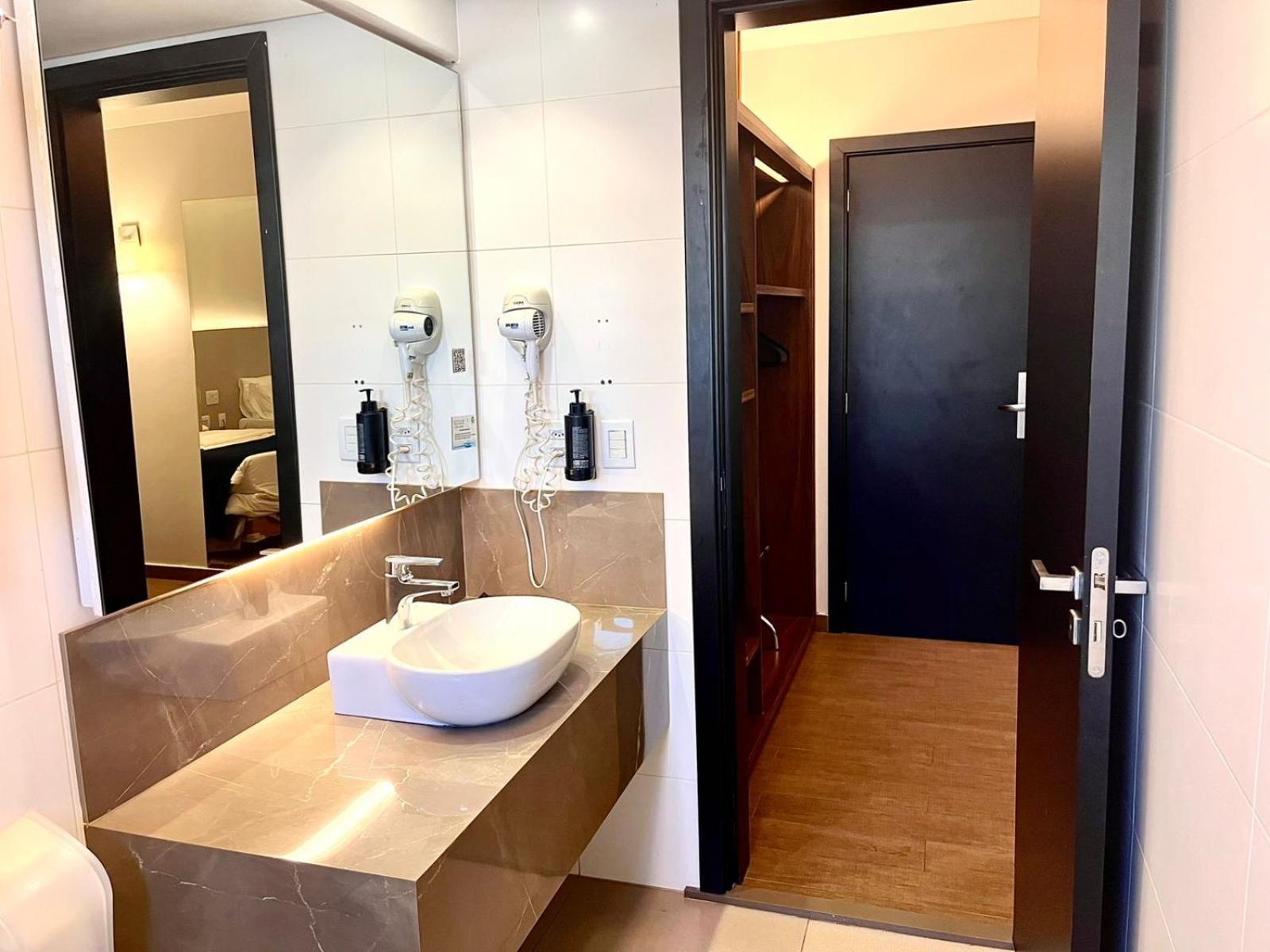 Quarto deluxe com 2 camas de casal