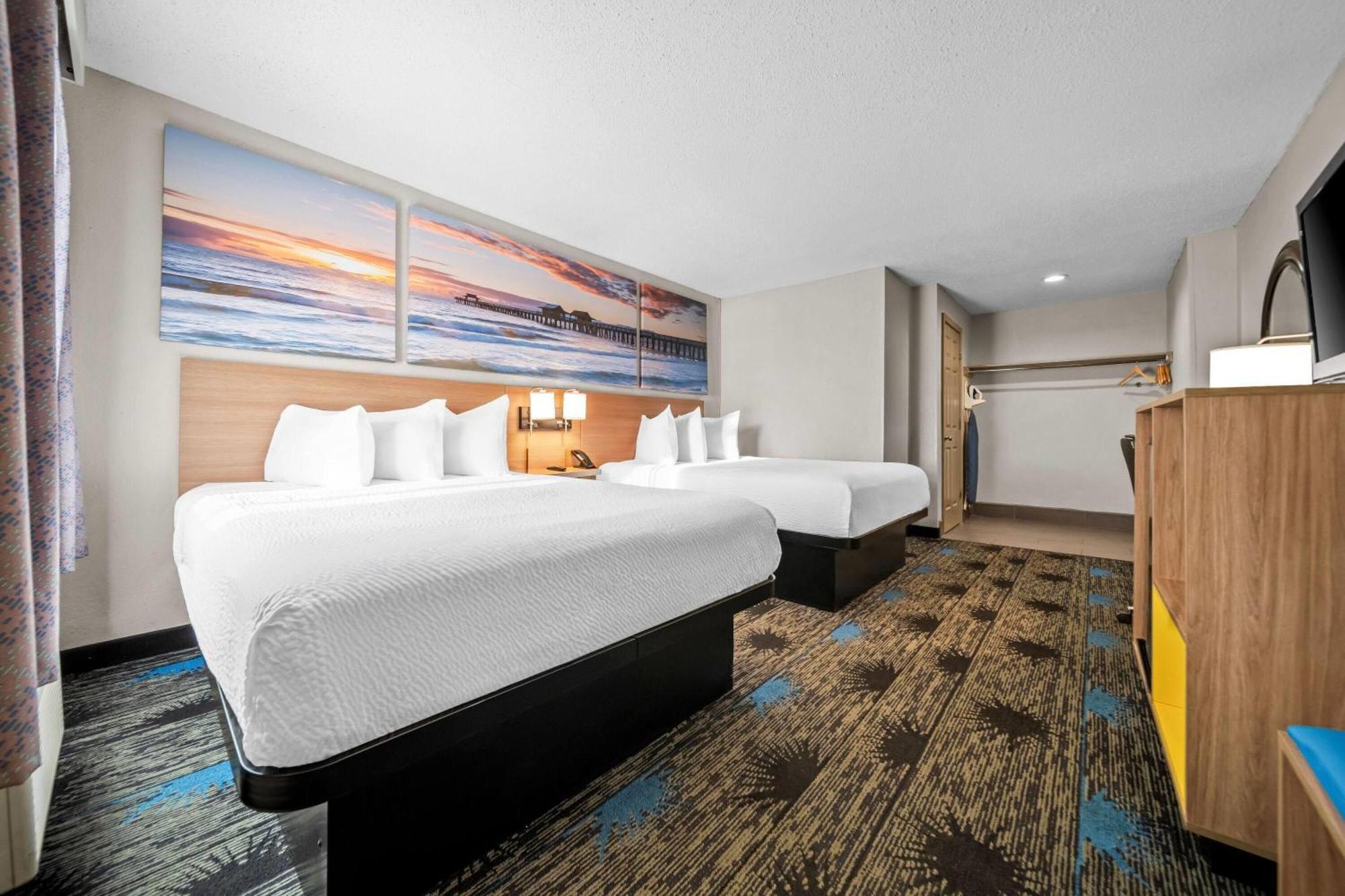 Exterior Room Two Queen Beds Non-Smoking