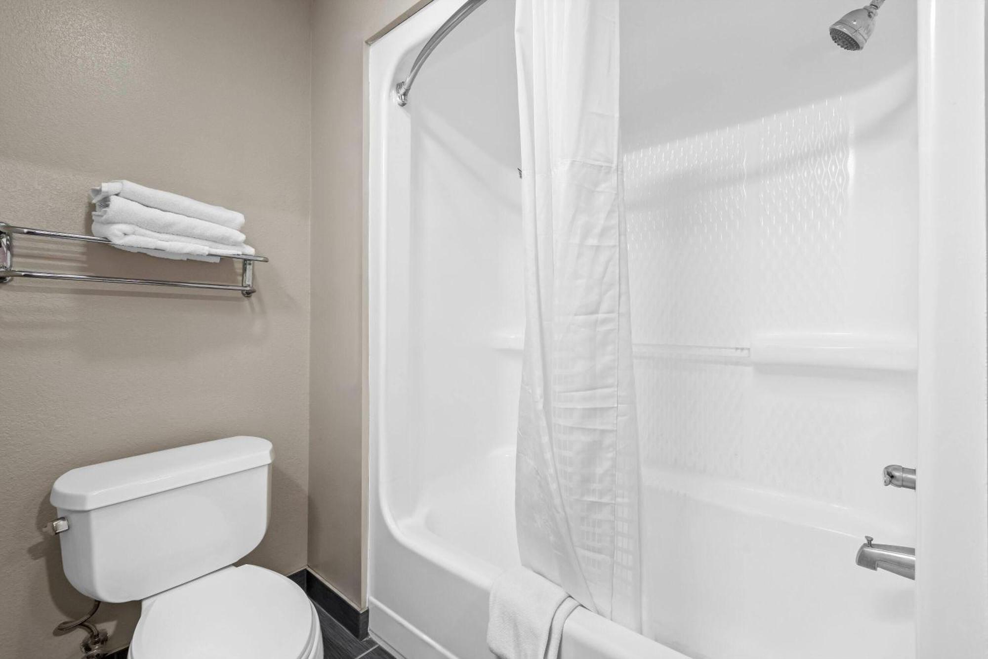 Deluxe Queen Room Two Queen Beds Non-Smoking
