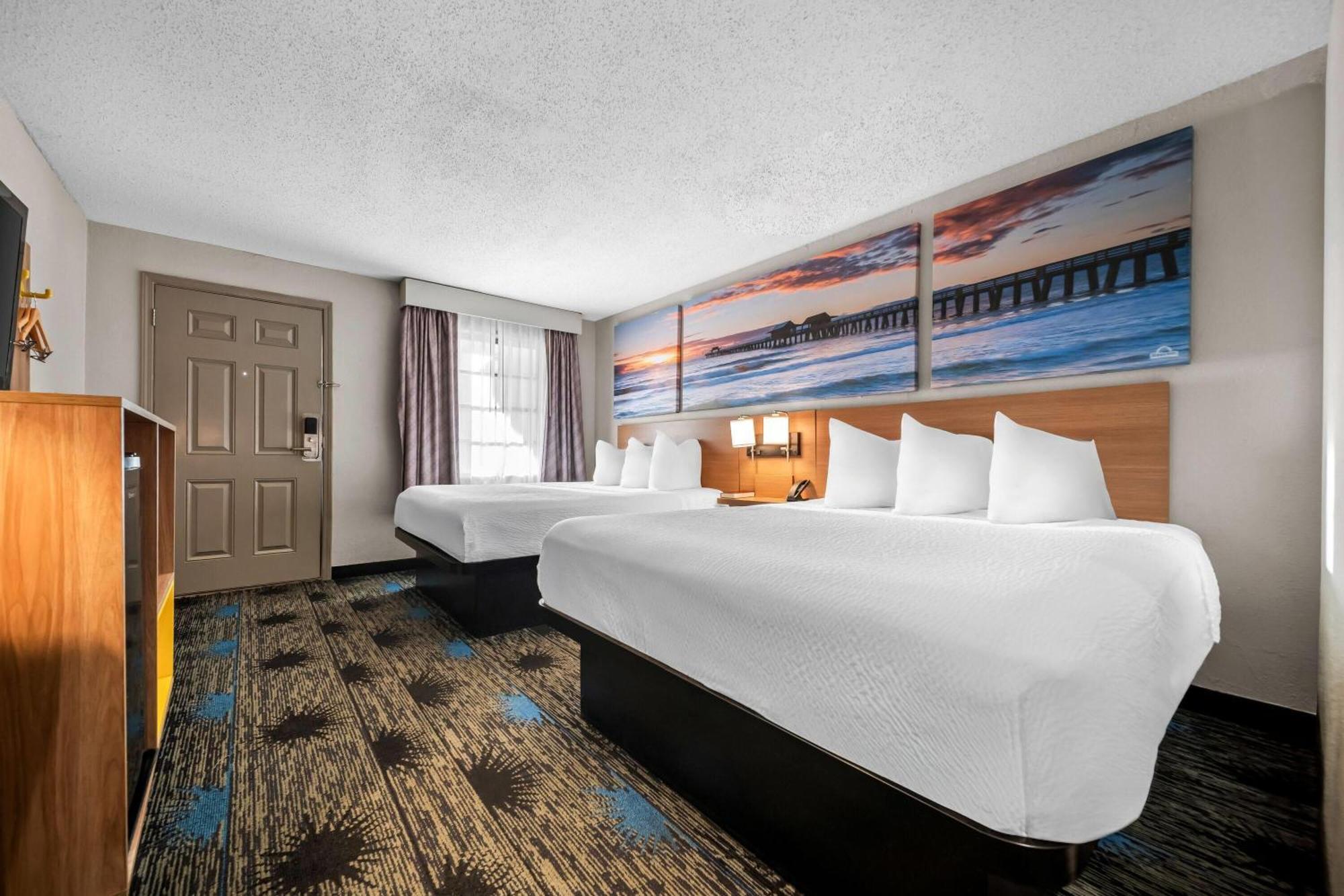 Exterior Room Two Queen Beds Non-Smoking