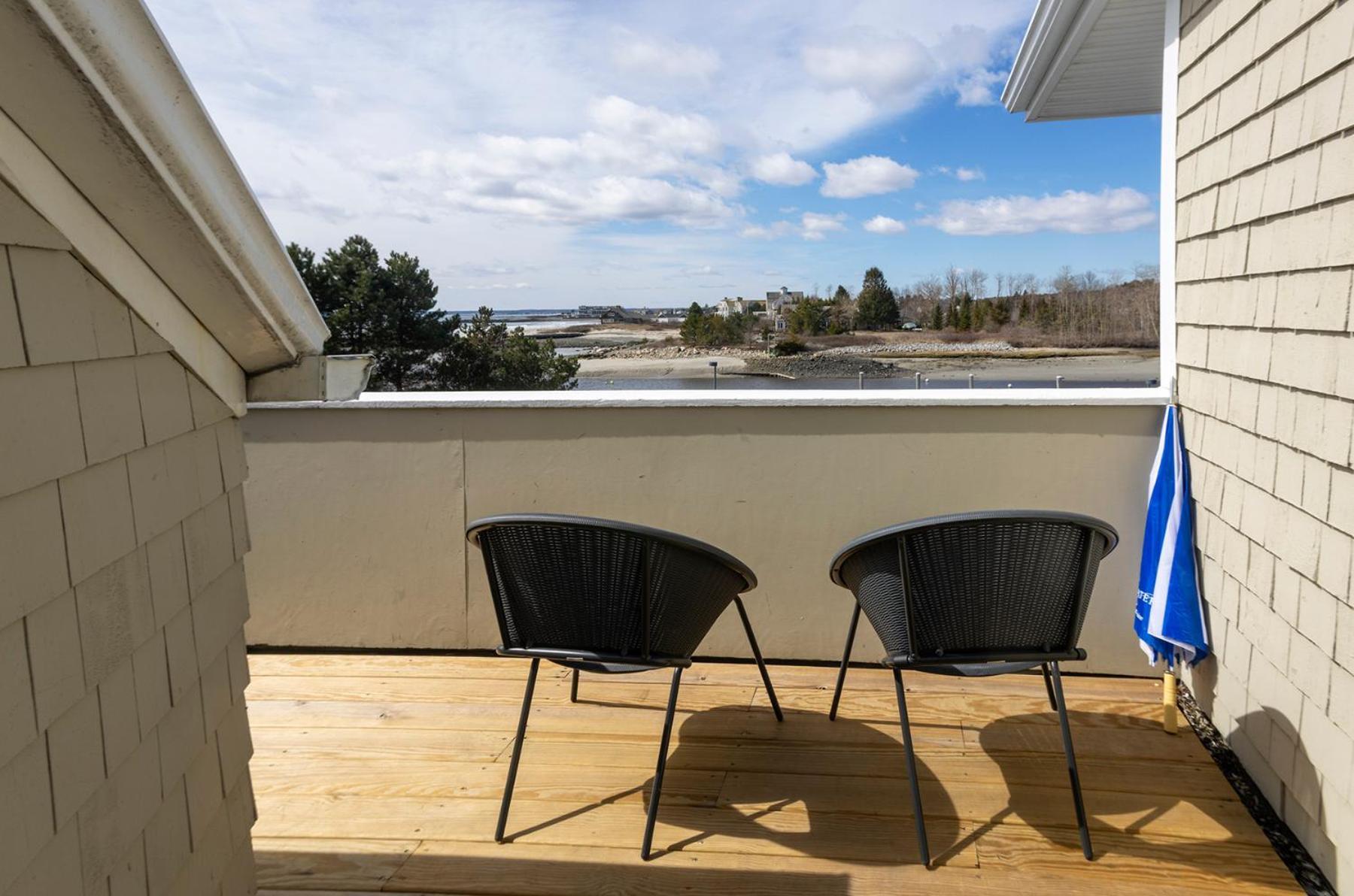 Spa Queen Partial Waterview Balcony