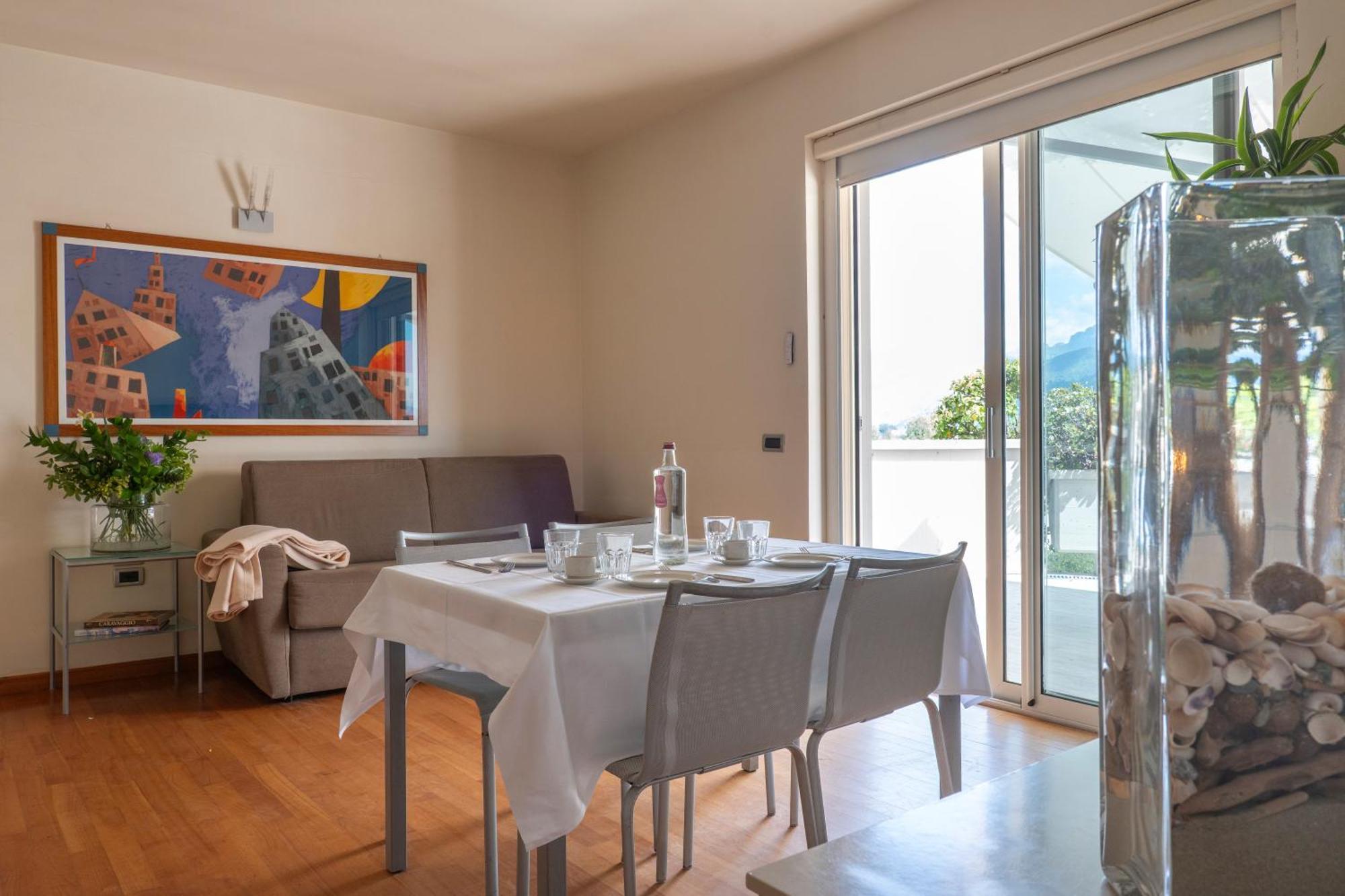 Deluxe Apartment