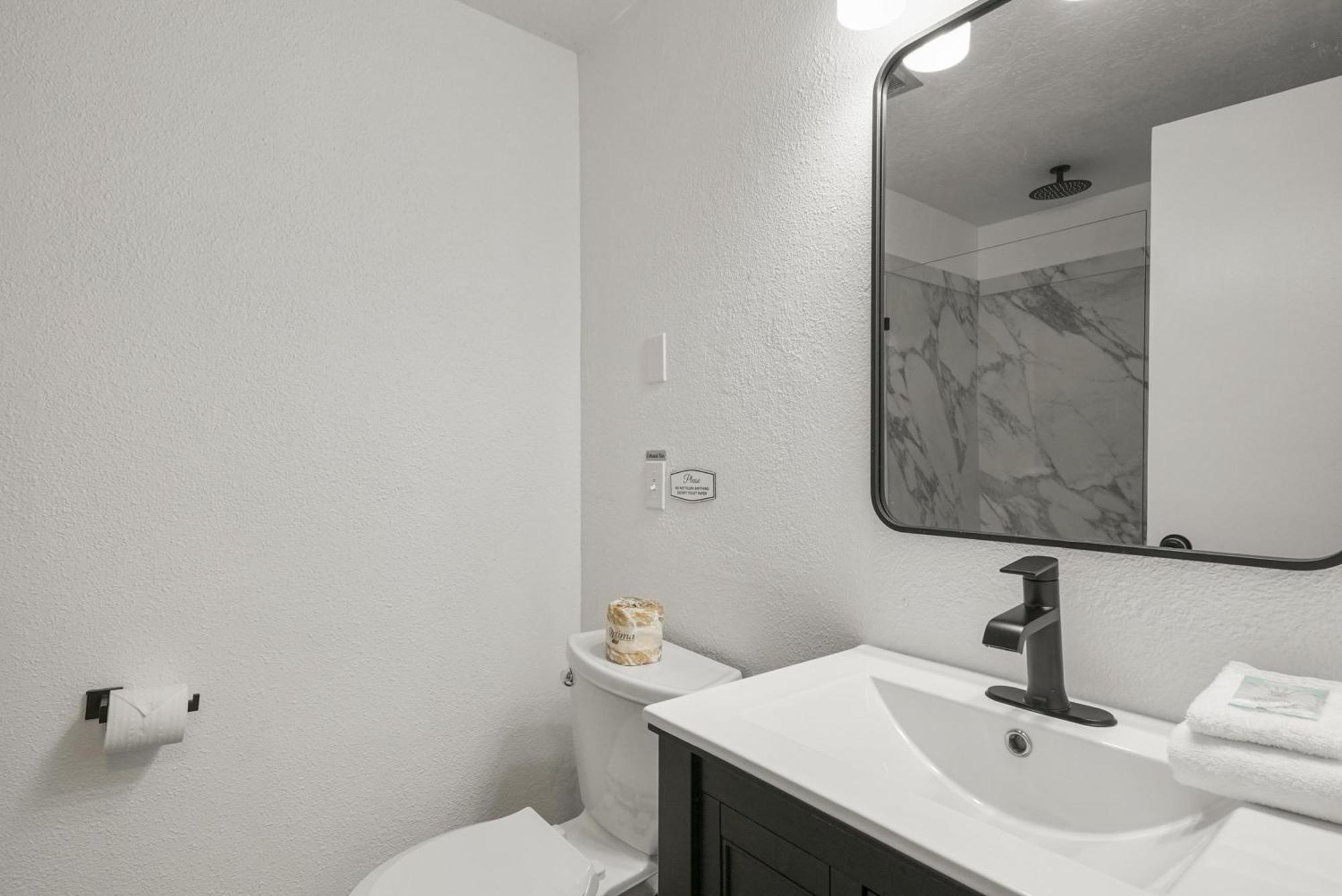Premium 2 Queen Beds Lake View