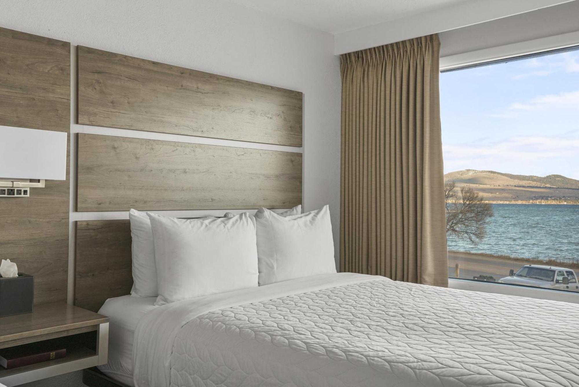 Premium 2 Queen Beds Lake View