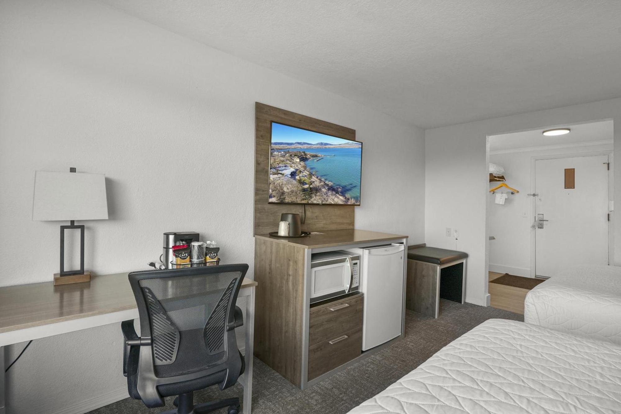 Premium 2 Queen Beds Lake View