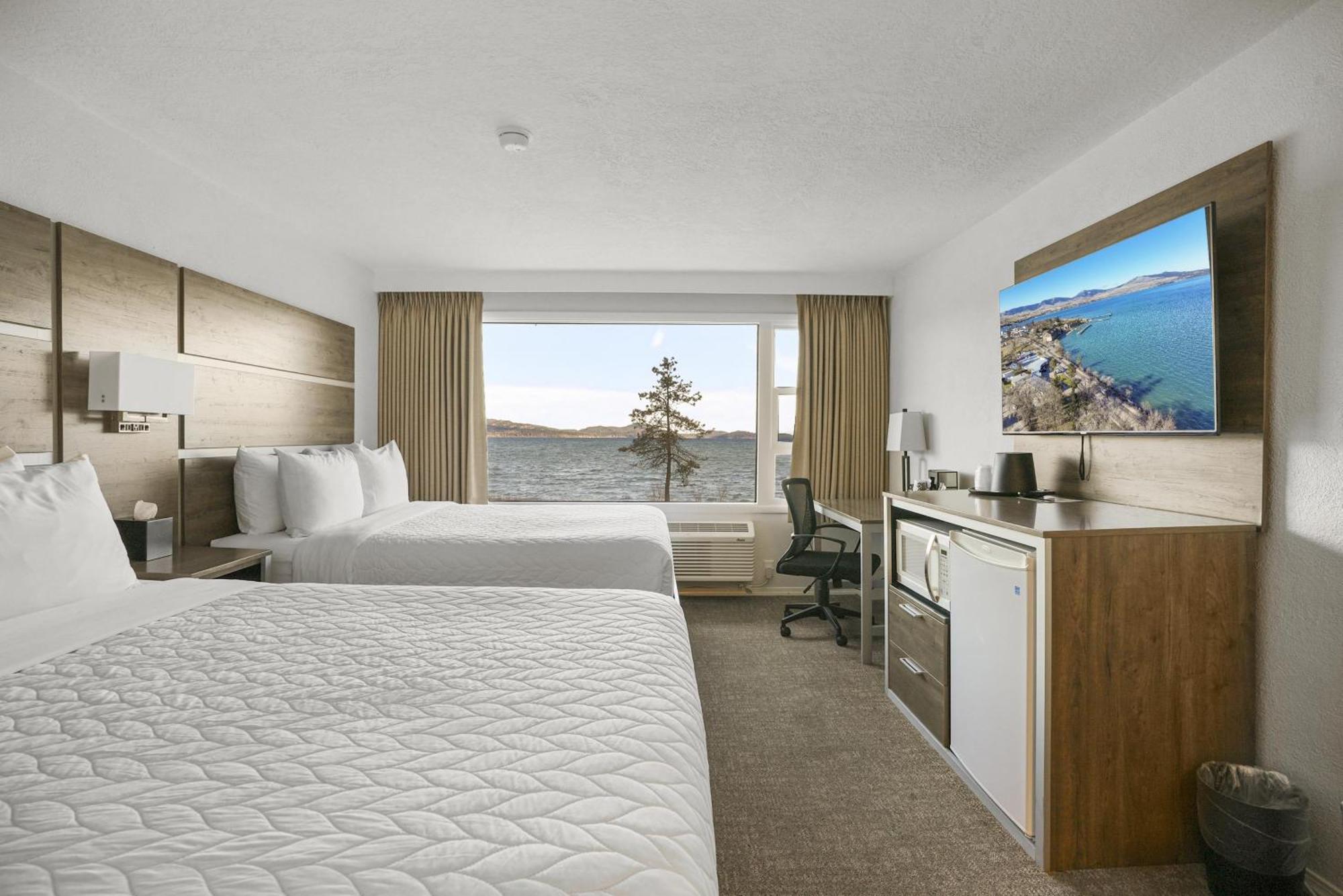 Premium 2 Queen Beds Lake View