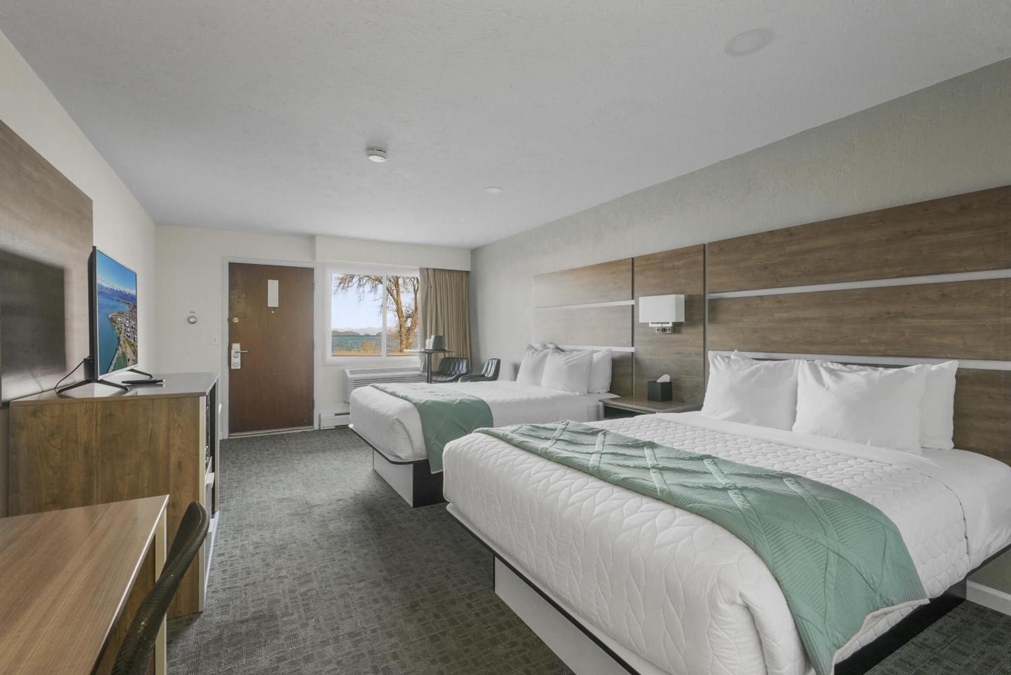 2 Queen Beds Lake View