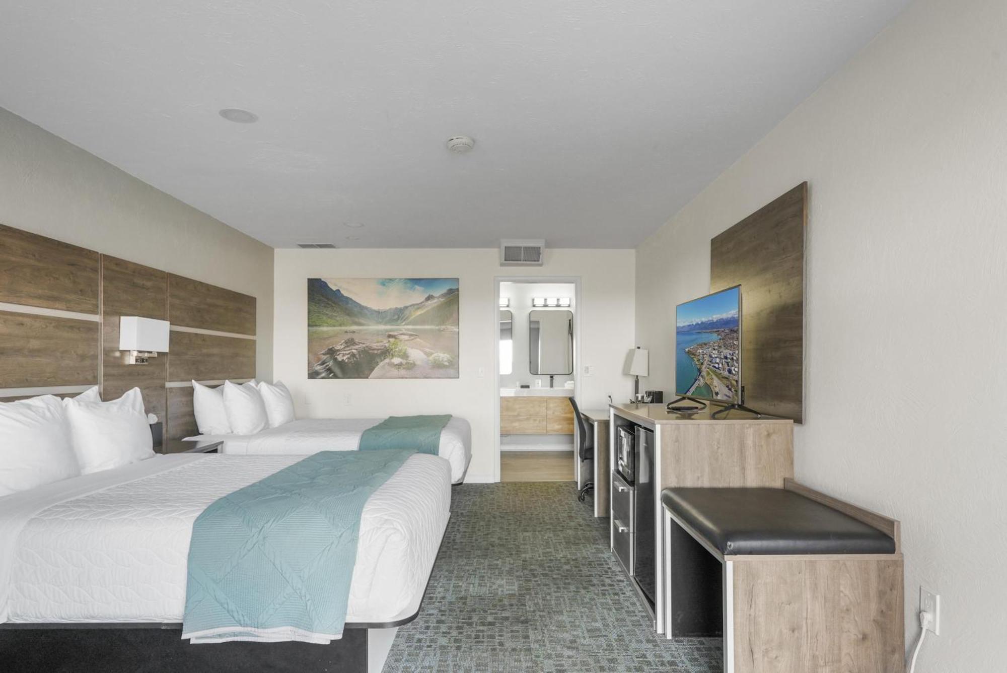 2 Queen Beds Lake View