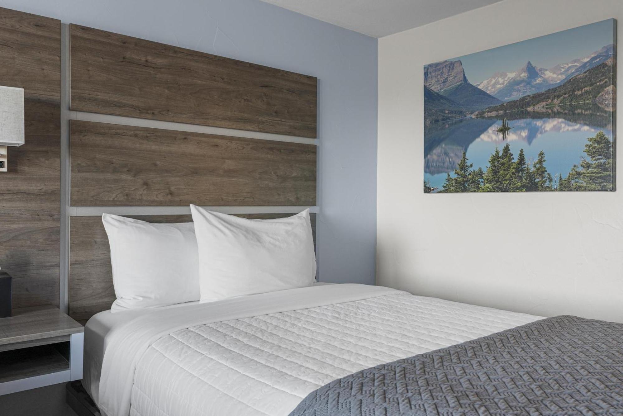 2 Double Beds Lake View