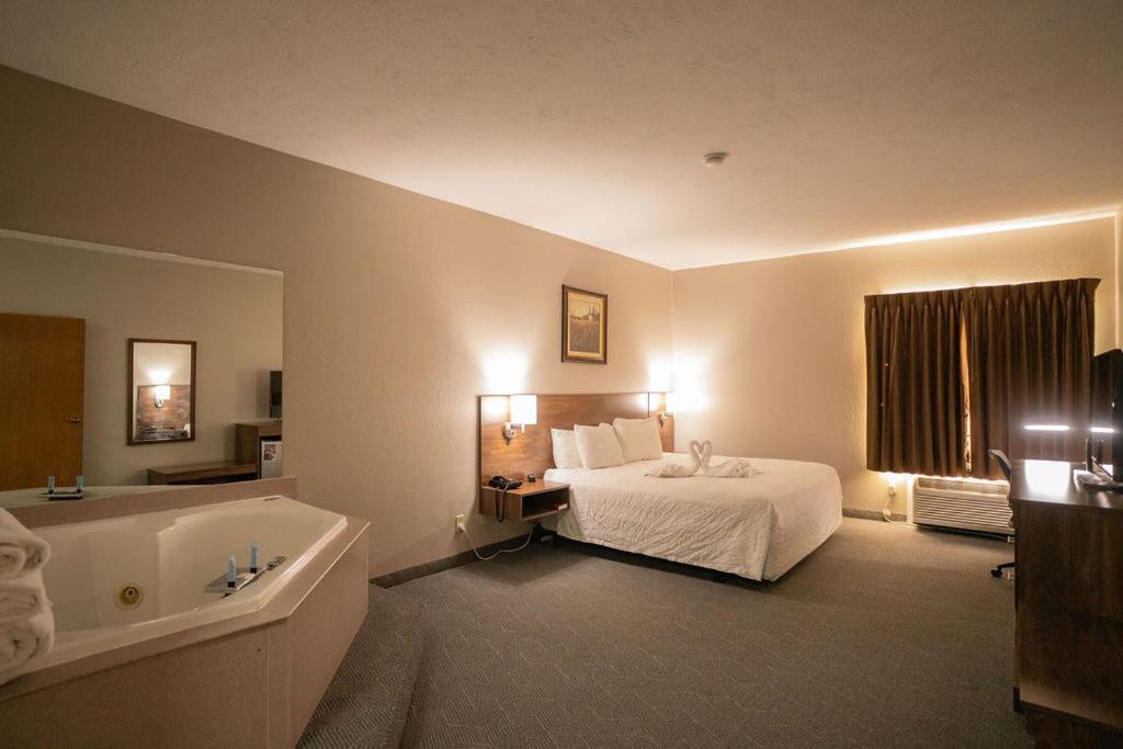 King Suite Jacuzzi