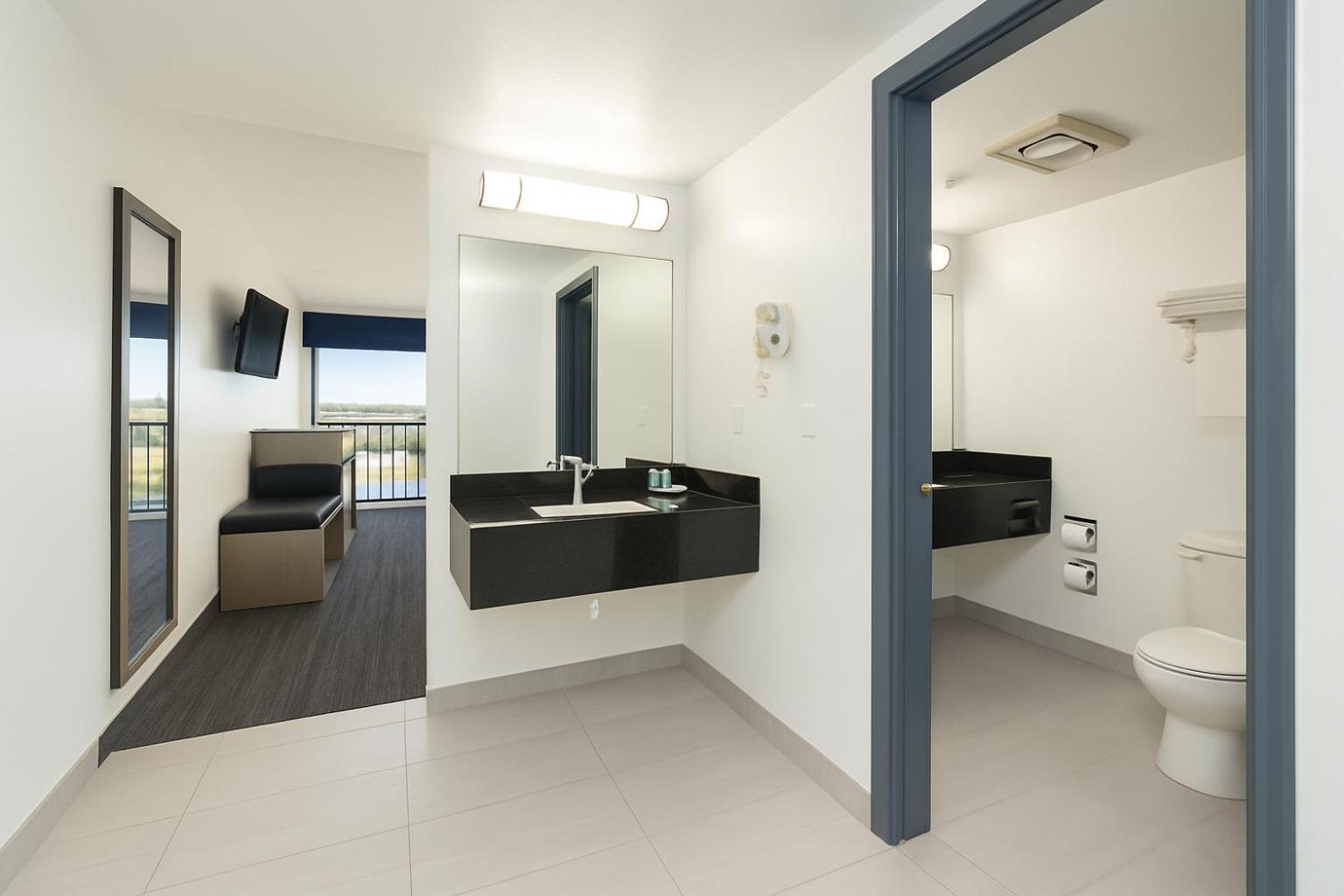 Bayside King Suite