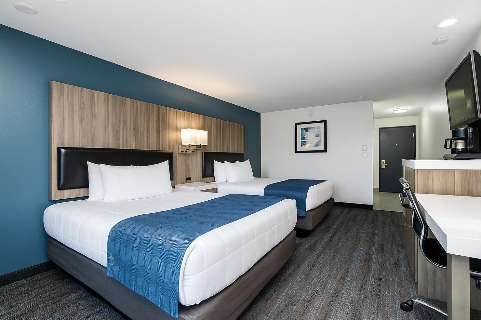 Deluxe Queen Room