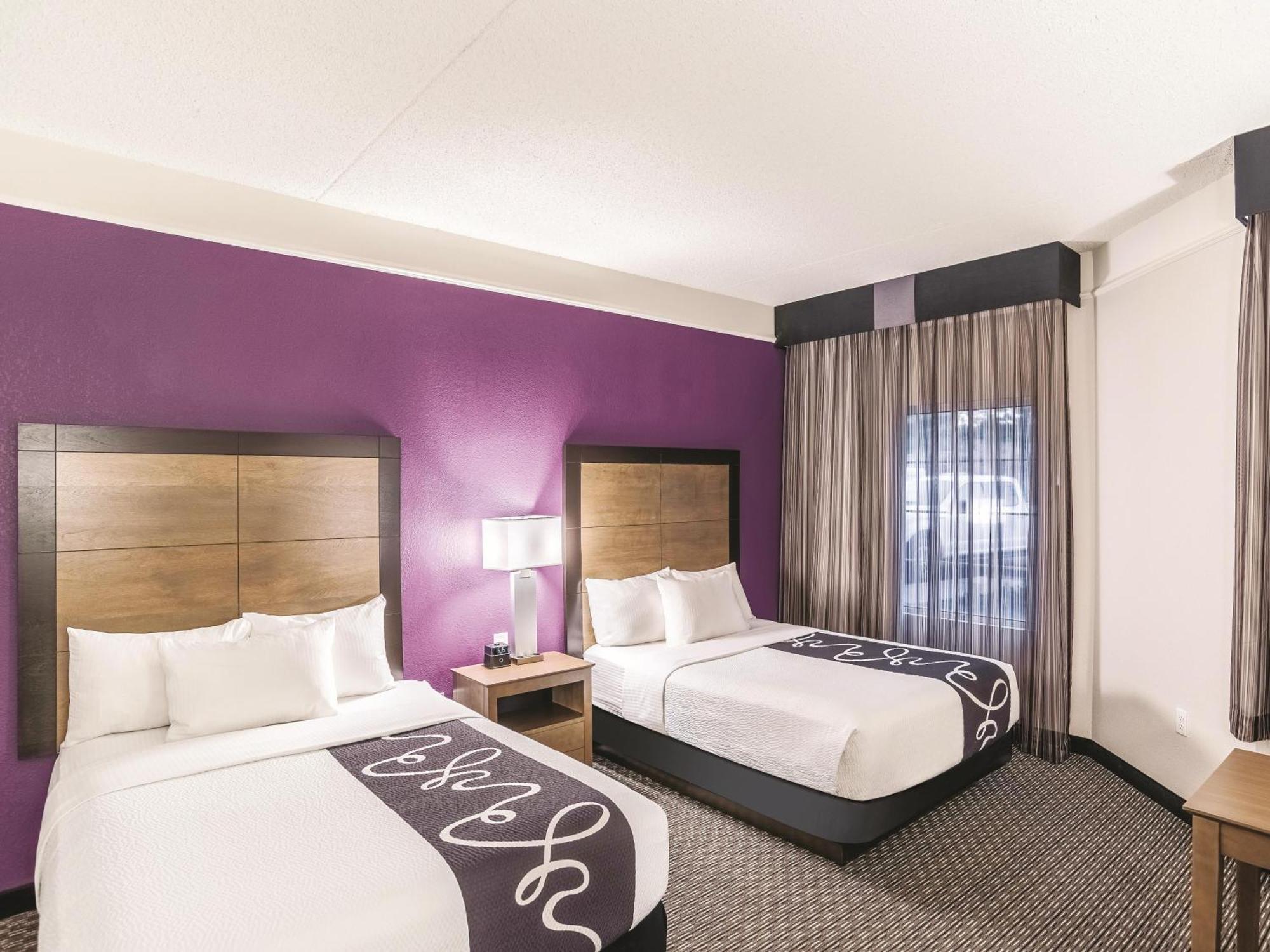 Queen Room Two Queen Beds Bath Tub Mobility Accessible or Non-Smoking