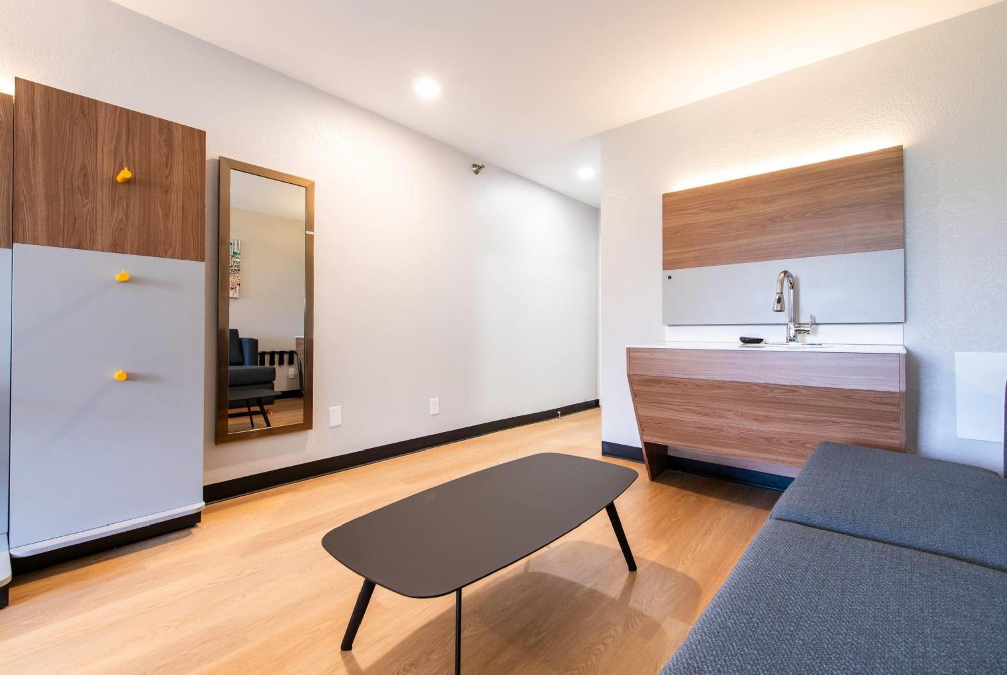 1 King Bed Studio Suite Non-Smoking