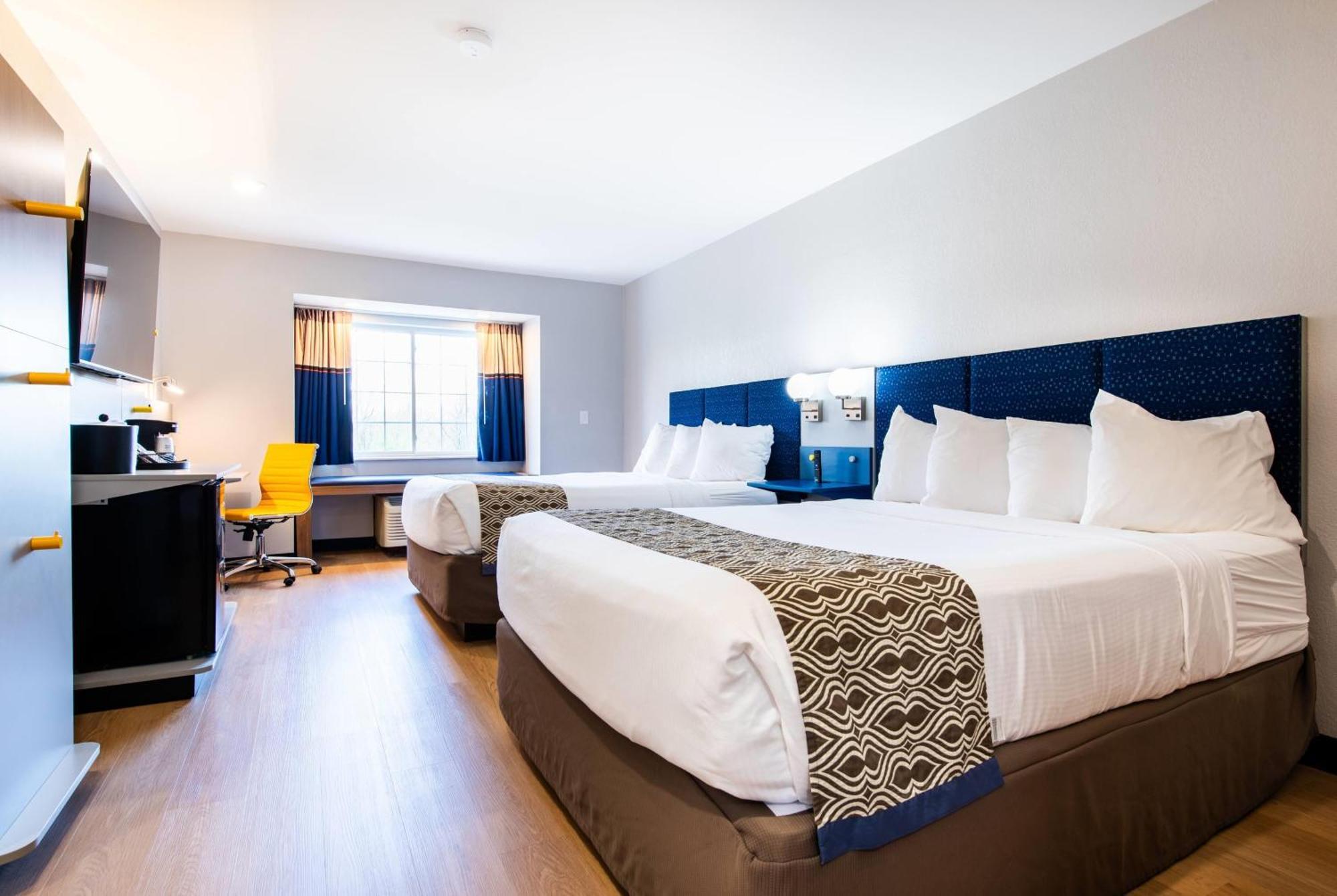 Deluxe Queen Room Two Queen Beds Non-Smoking