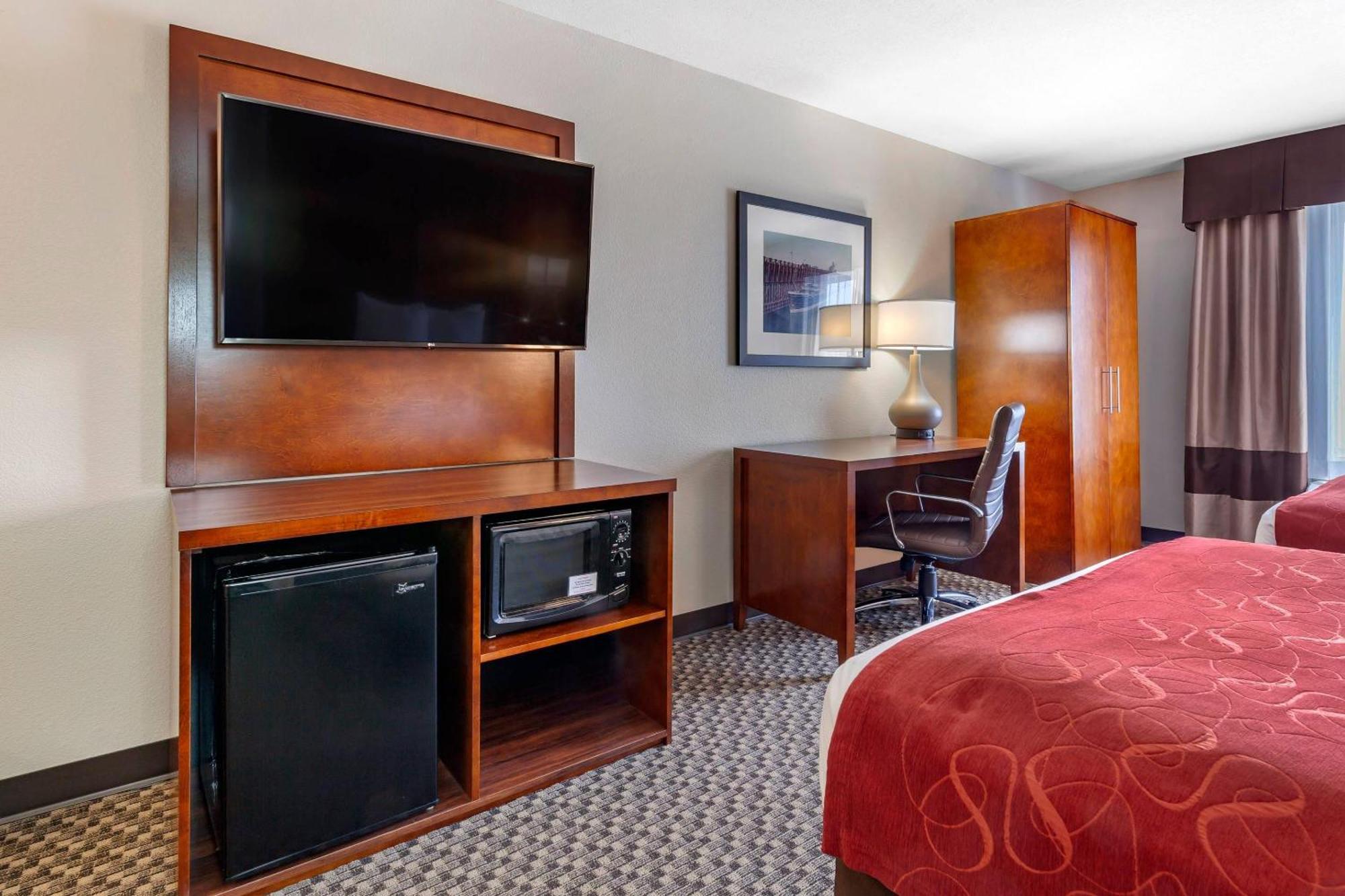 Queen Room Two Queen Beds Tub Accessible or Non-Smoking