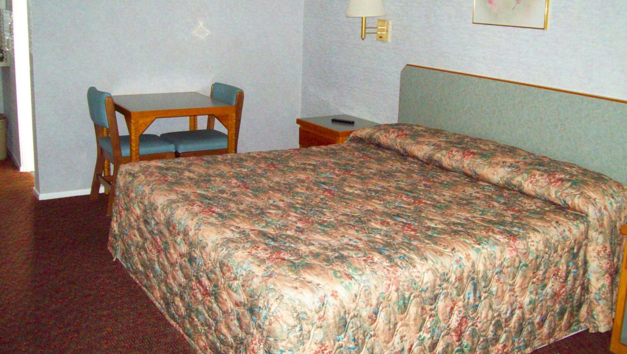 Queen Room Non-Smoking