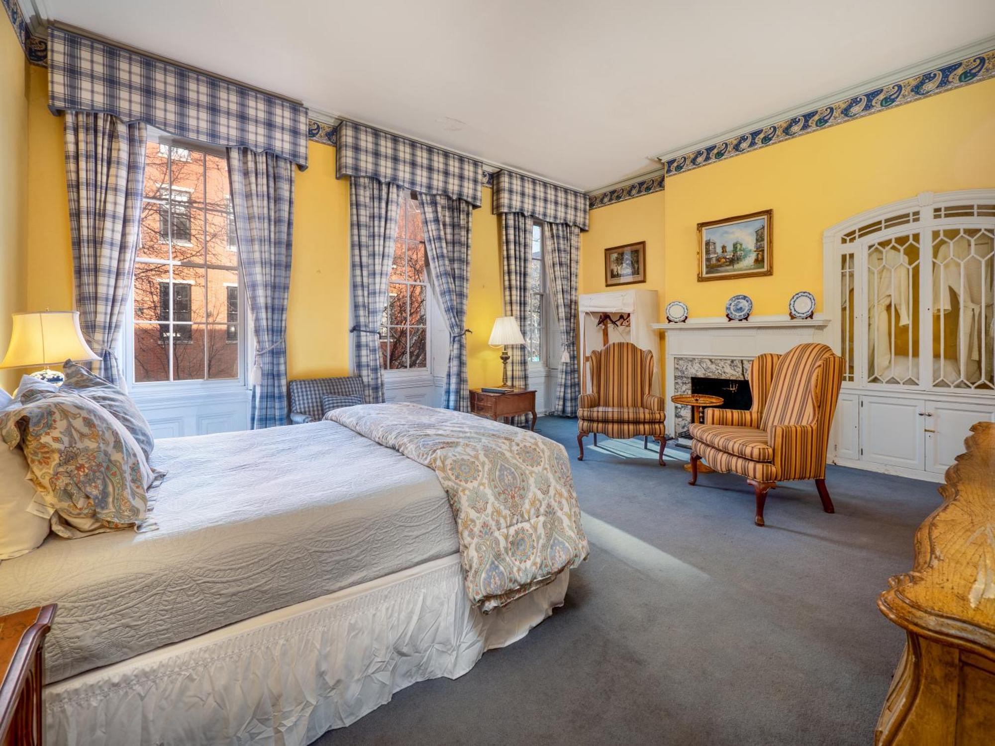 Queen Room #2