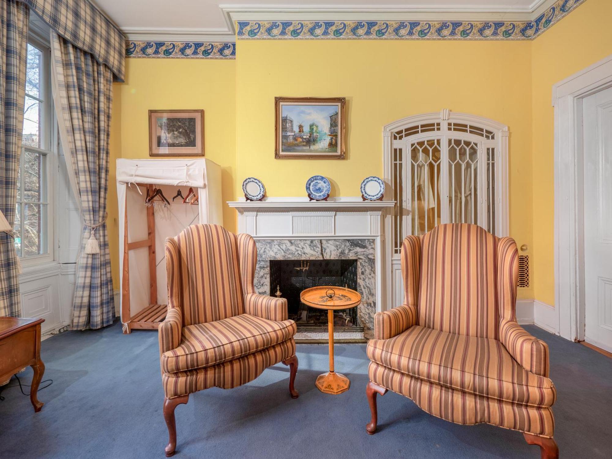 Queen Room #2