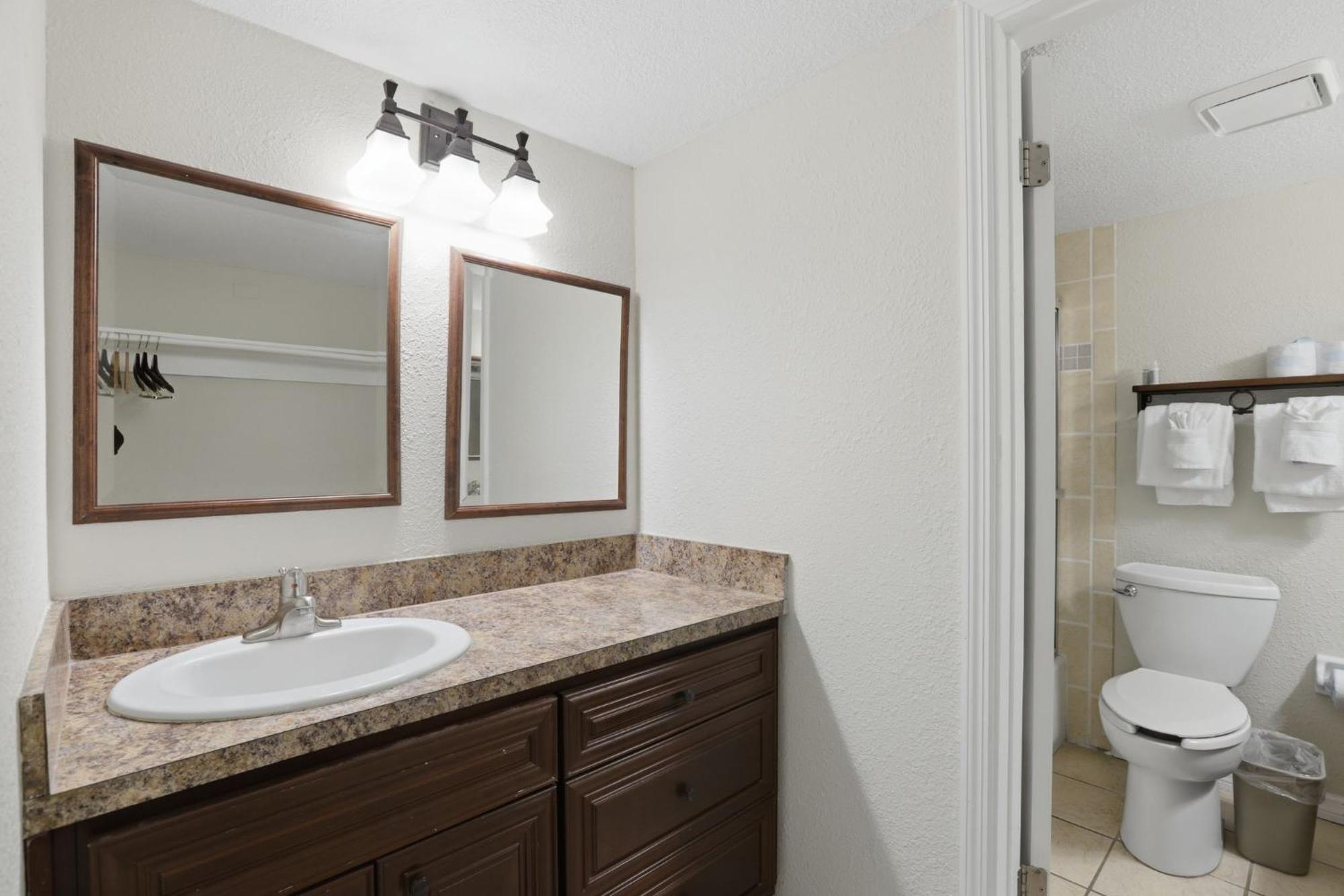 One-Bedroom Suite