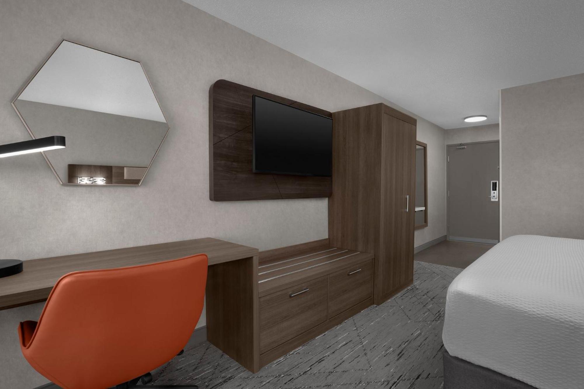 Standard Queen Room Communications Access