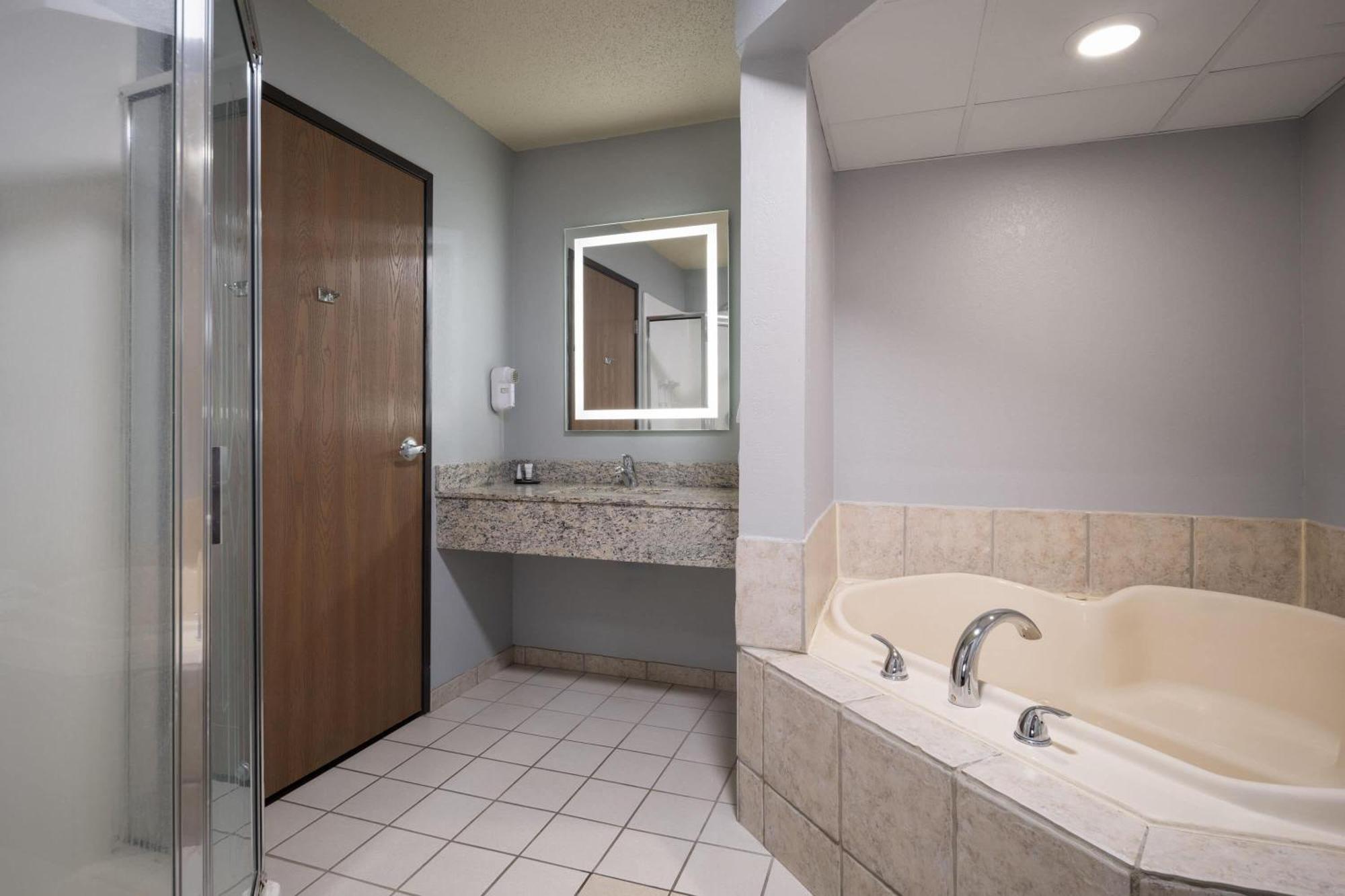 One-Bedroom Premium King Suite Soaking Tub Fireplace Non-Smoking