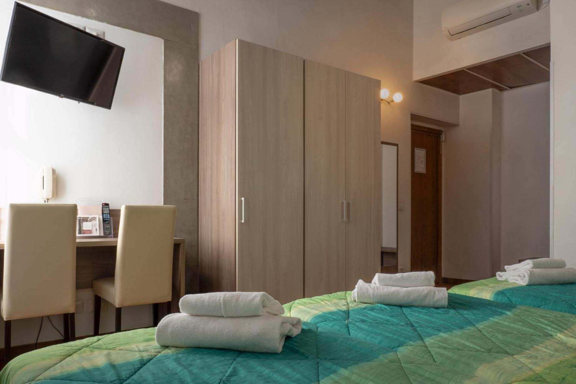 Triple Room