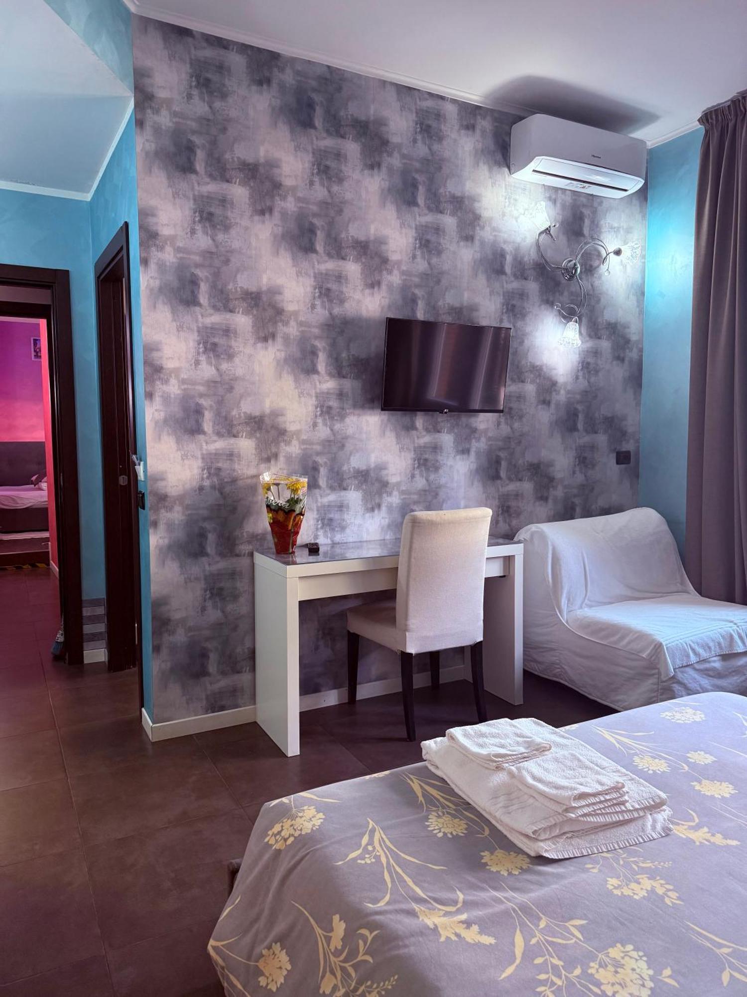 Superior Double Room Private Bathroom