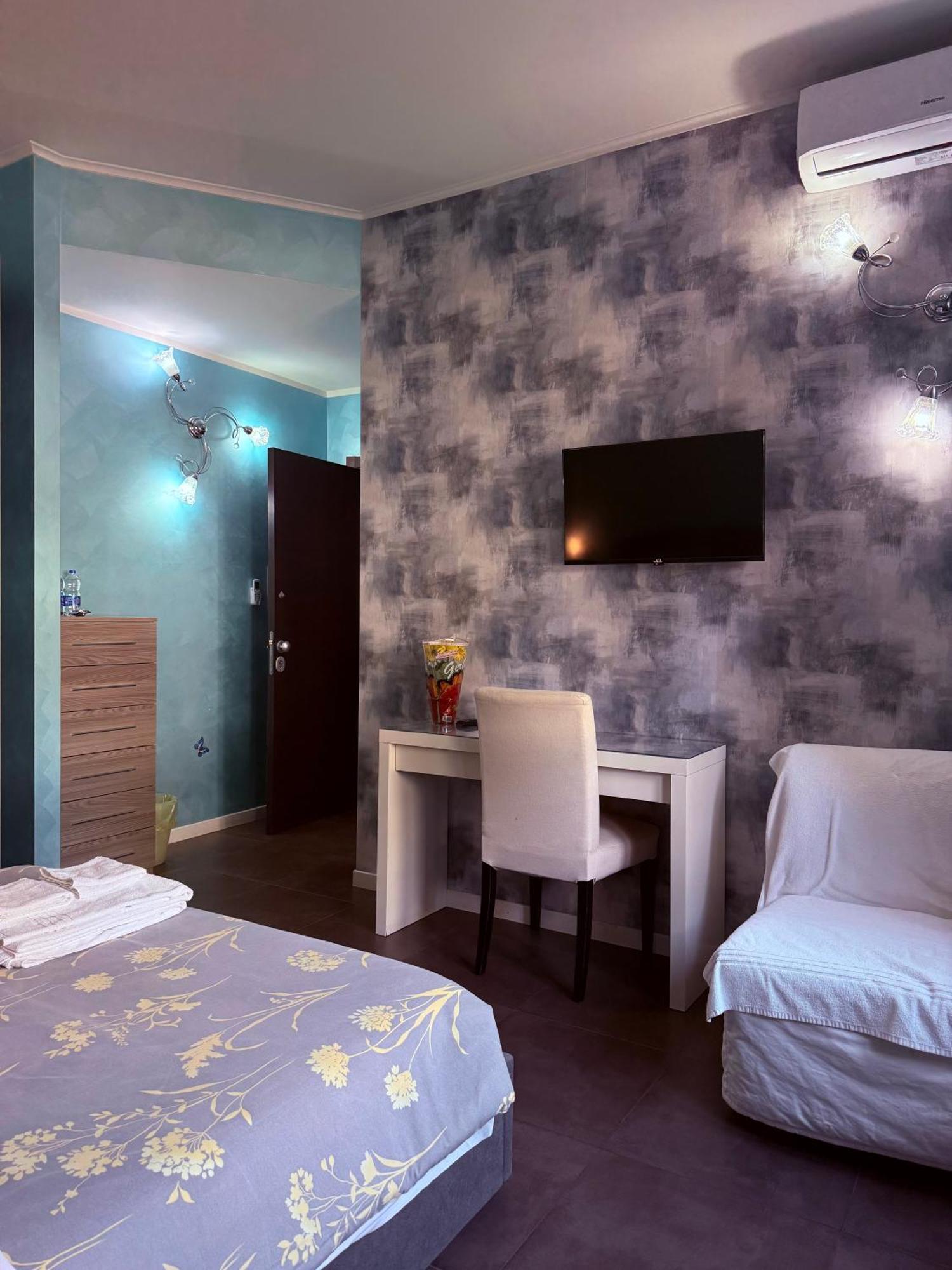 Superior Double Room Private Bathroom