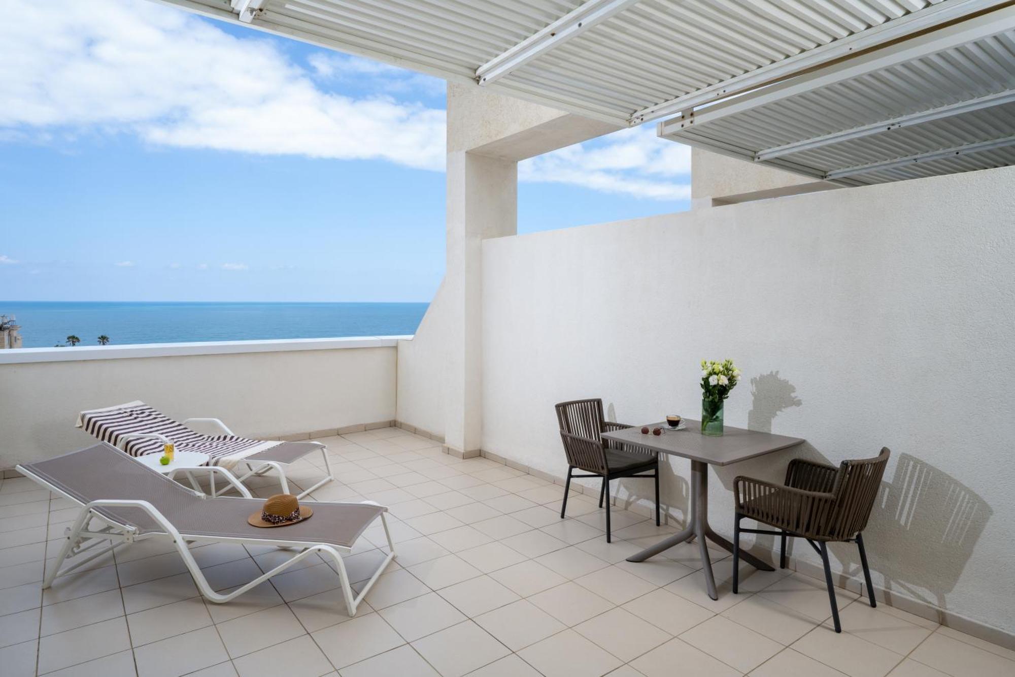 Club Room Terrace