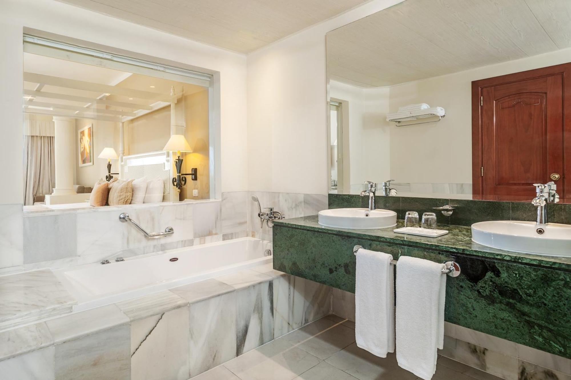 Deluxe Suite Sea View