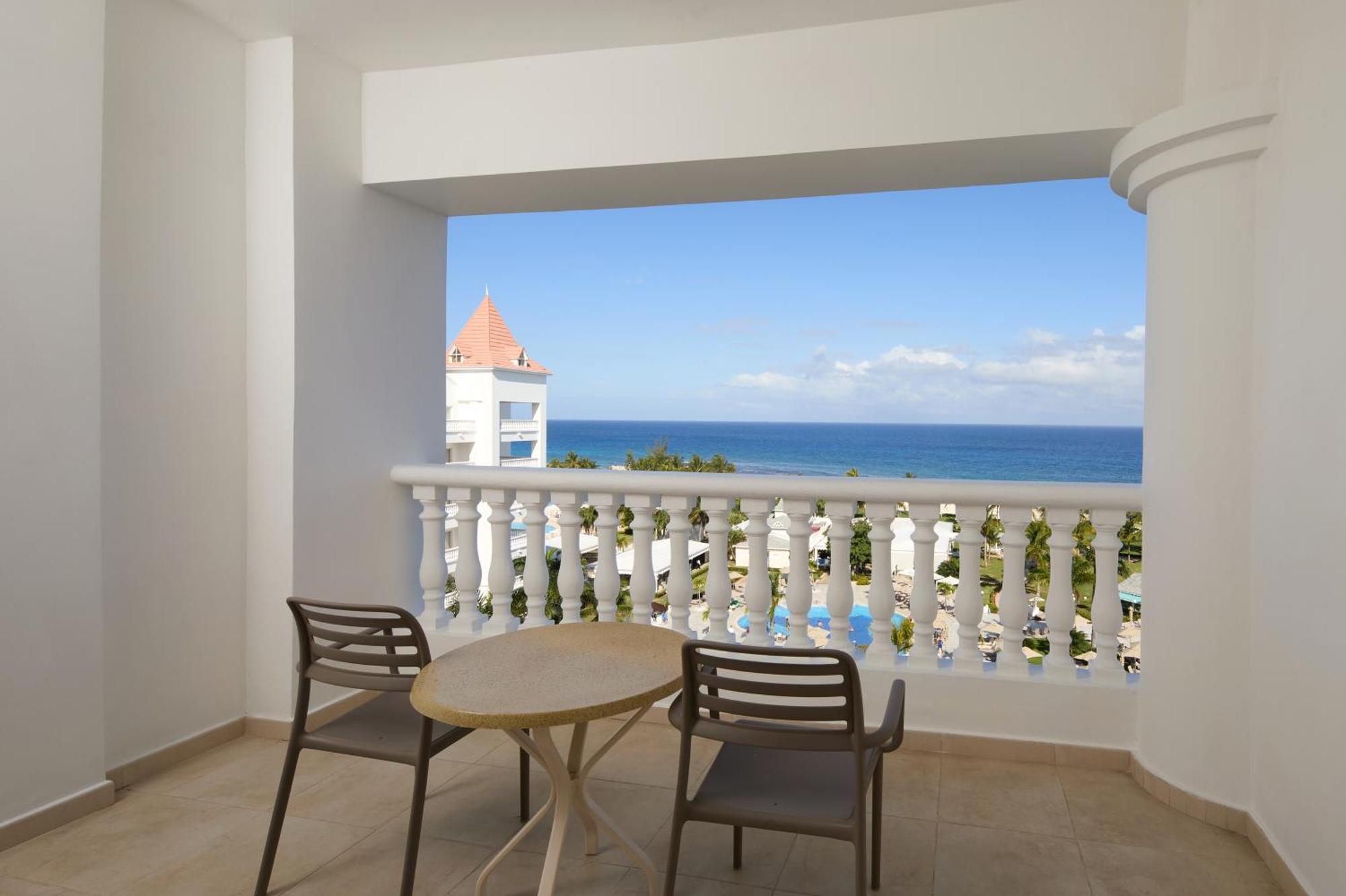 2 Double Beds Sea View Deluxe Junior Suite SGL