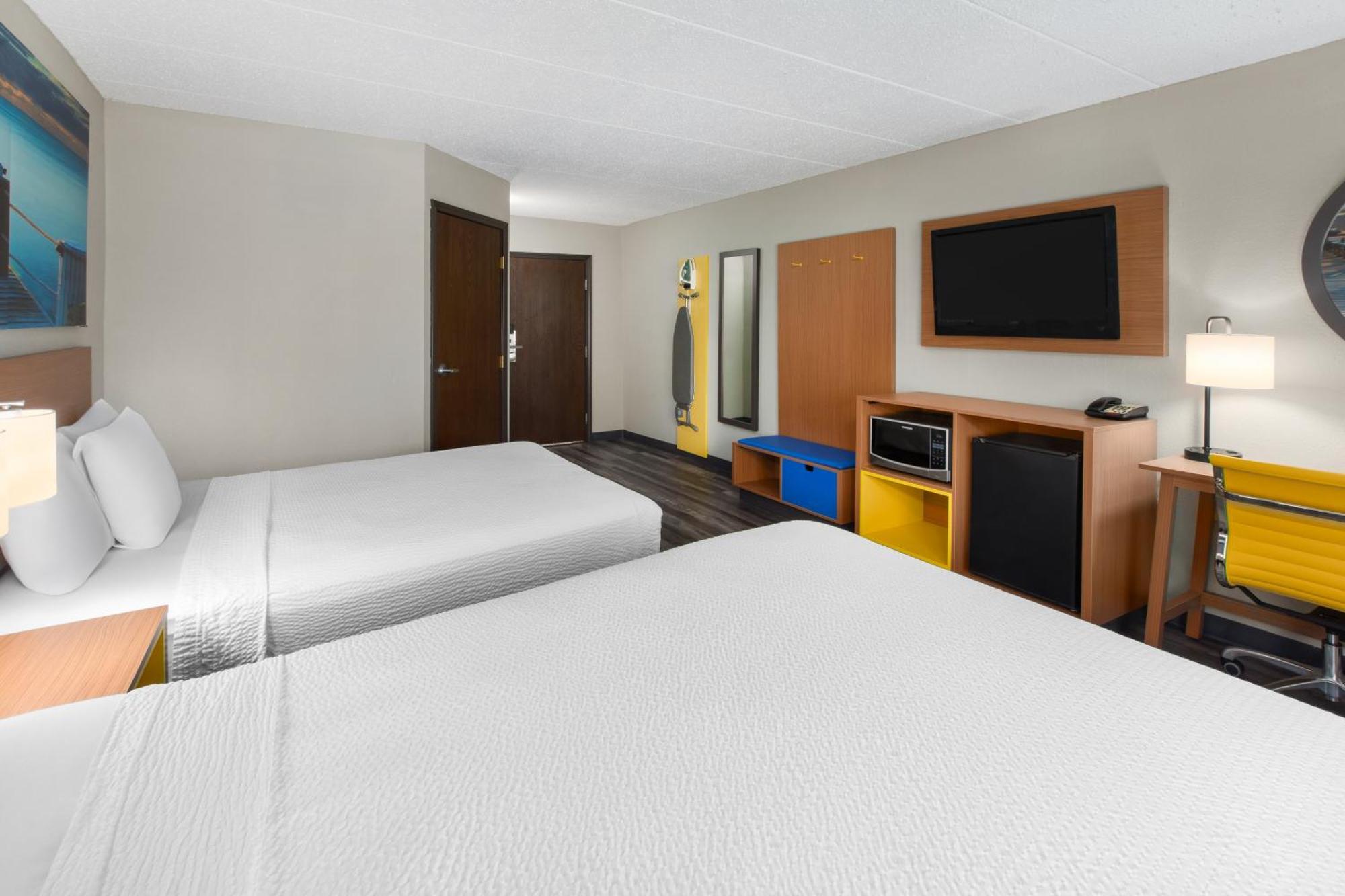 Queen Room Two Queen Beds Non-Smoking