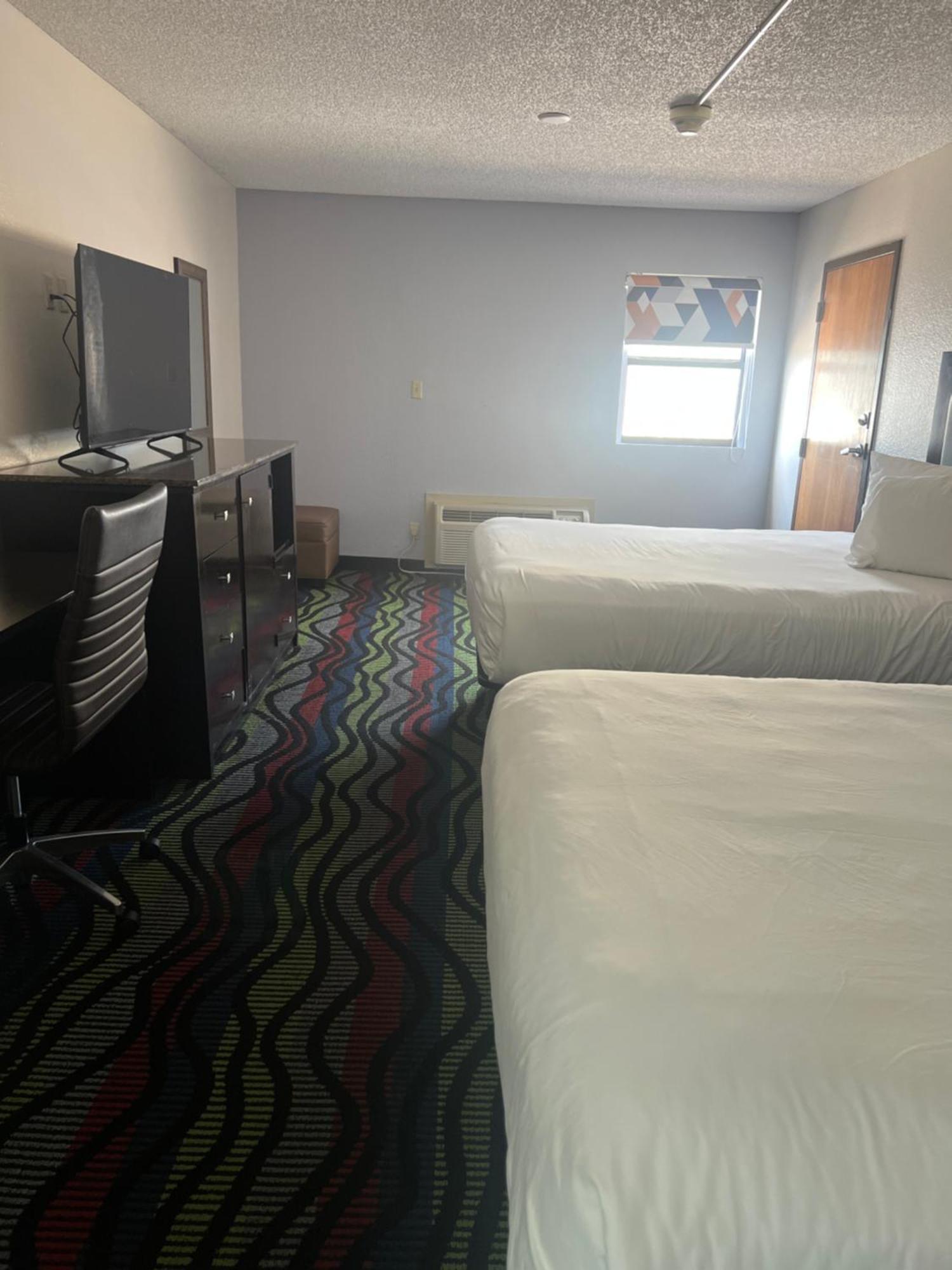 Standard Queen Room
