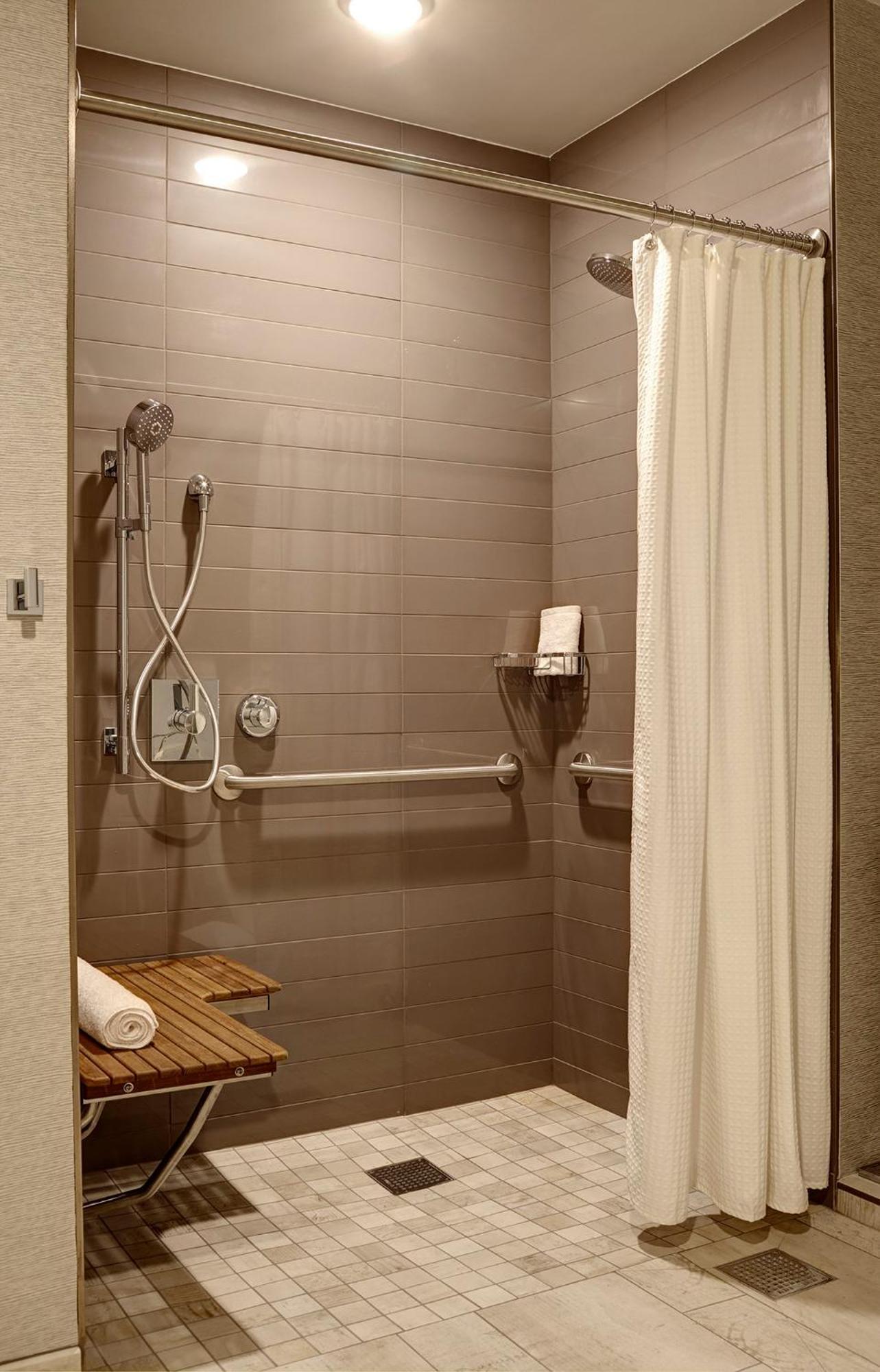 Double Queen Mobility Hearing-Accessible Guest Room Roll Shower