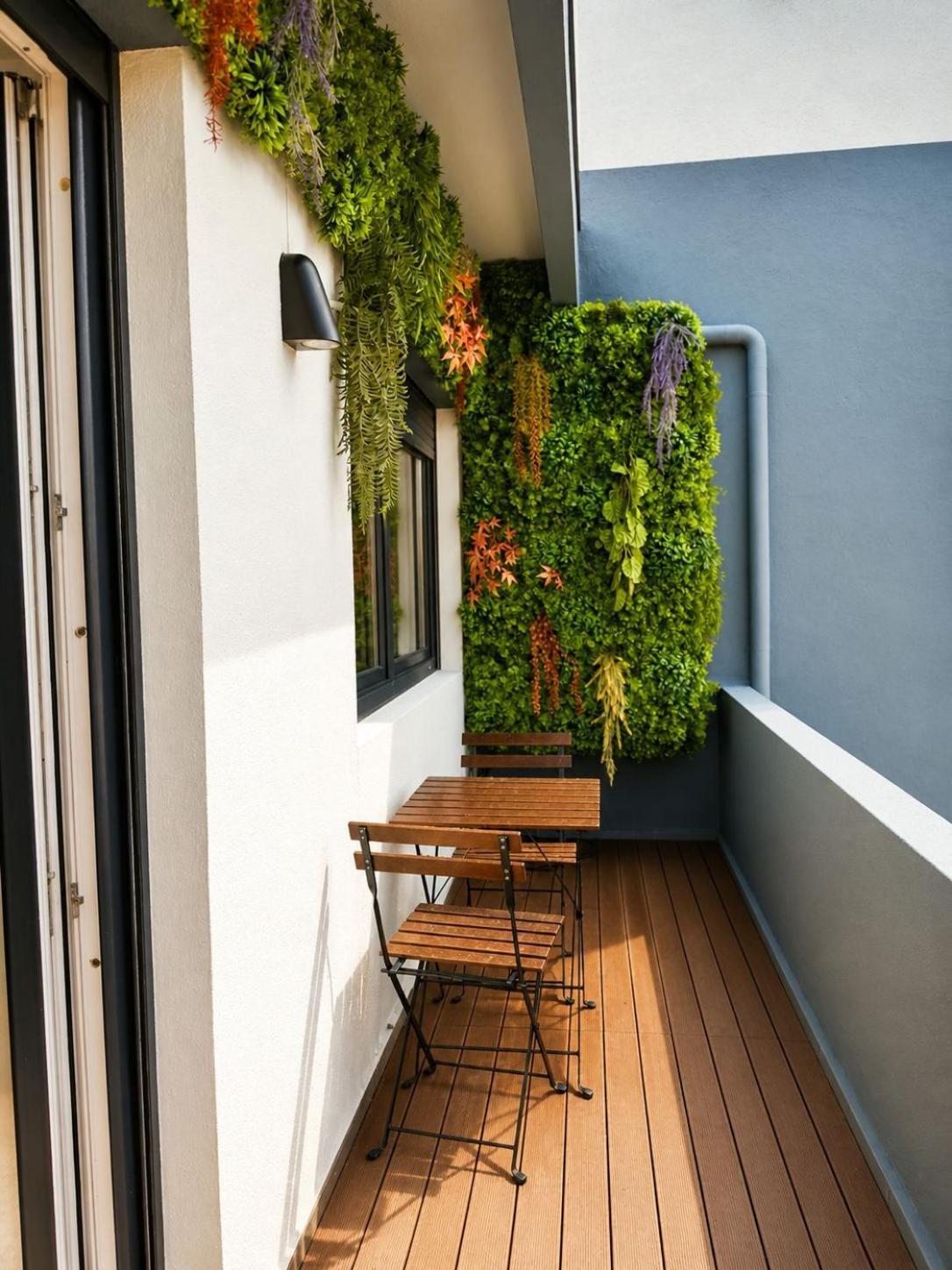 Studio Balcony