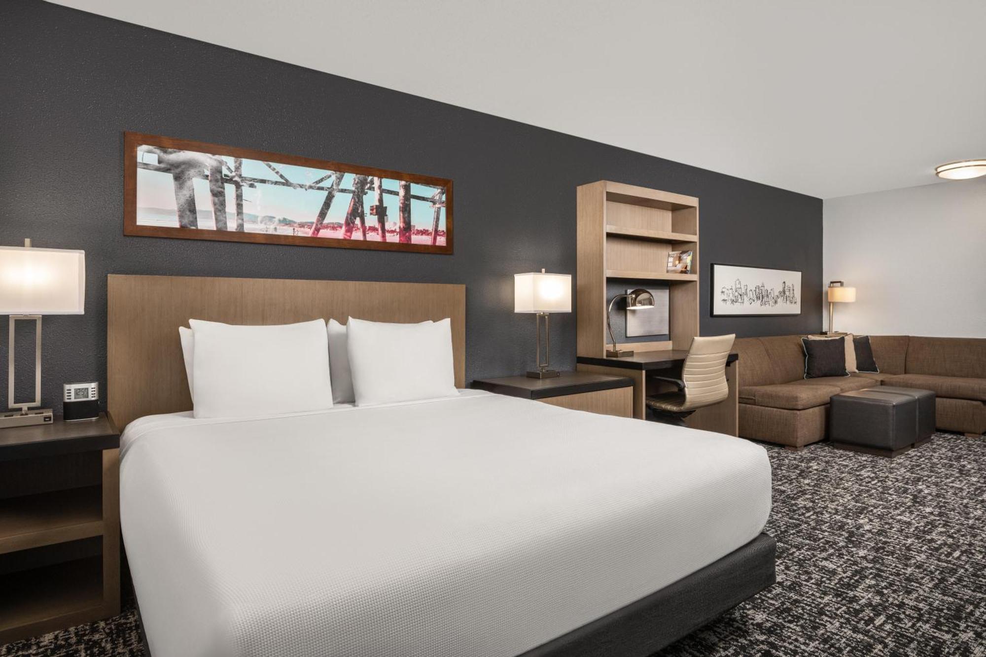 King Studio Suite
