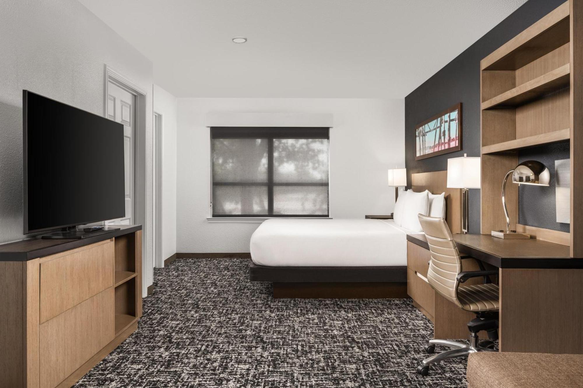 King Studio Suite