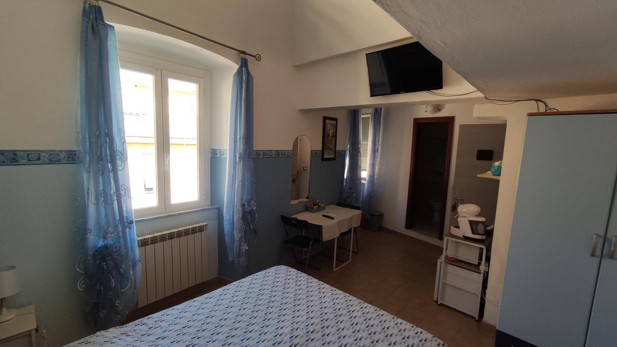 Double Room Private Bathroom