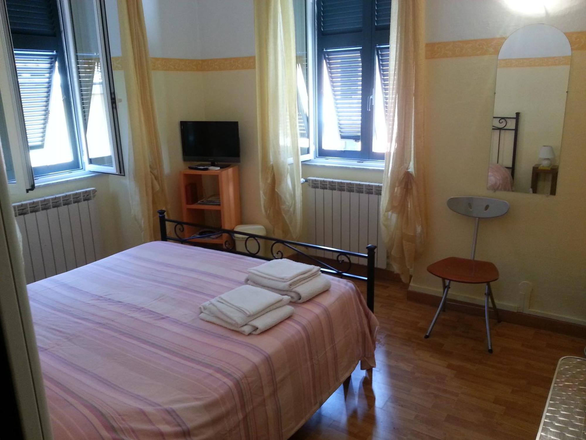 Double Room Private Bathroom
