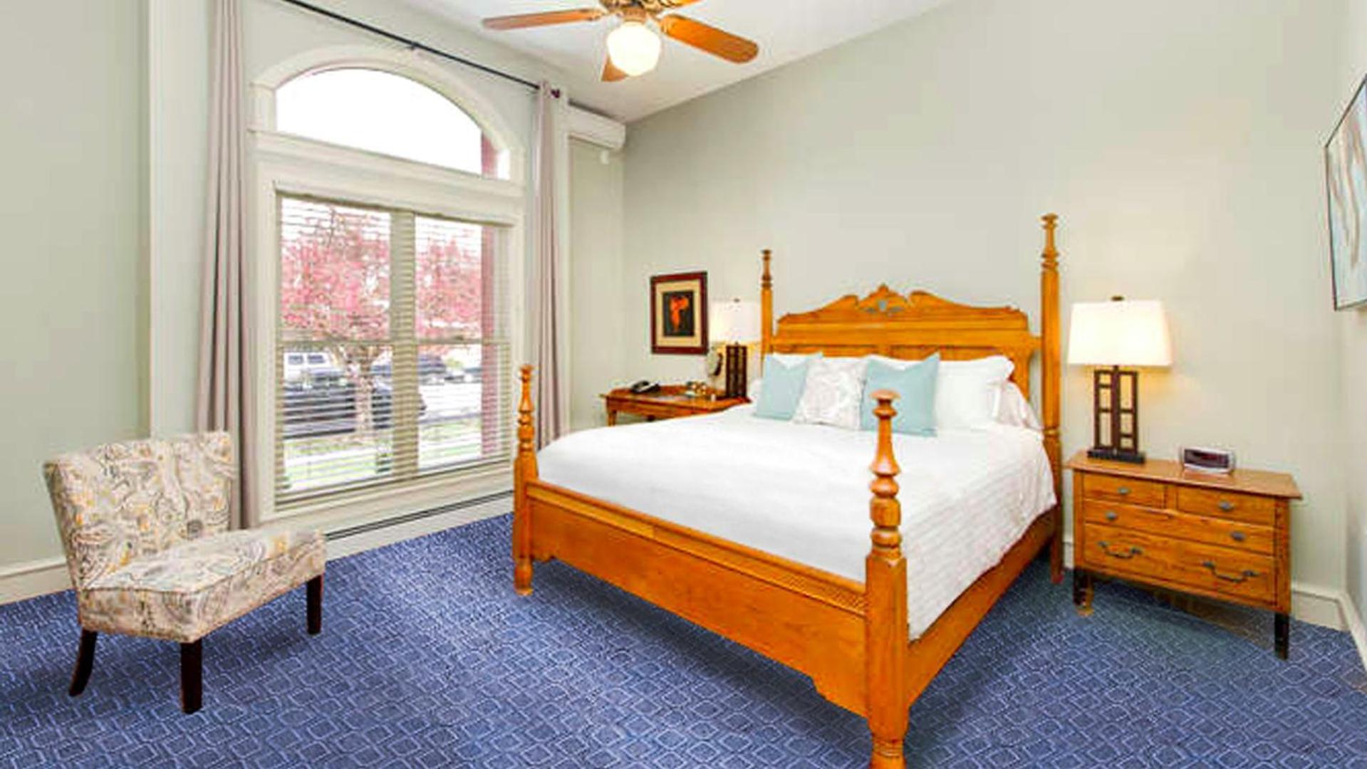 Deluxe King Room 2nd Floor