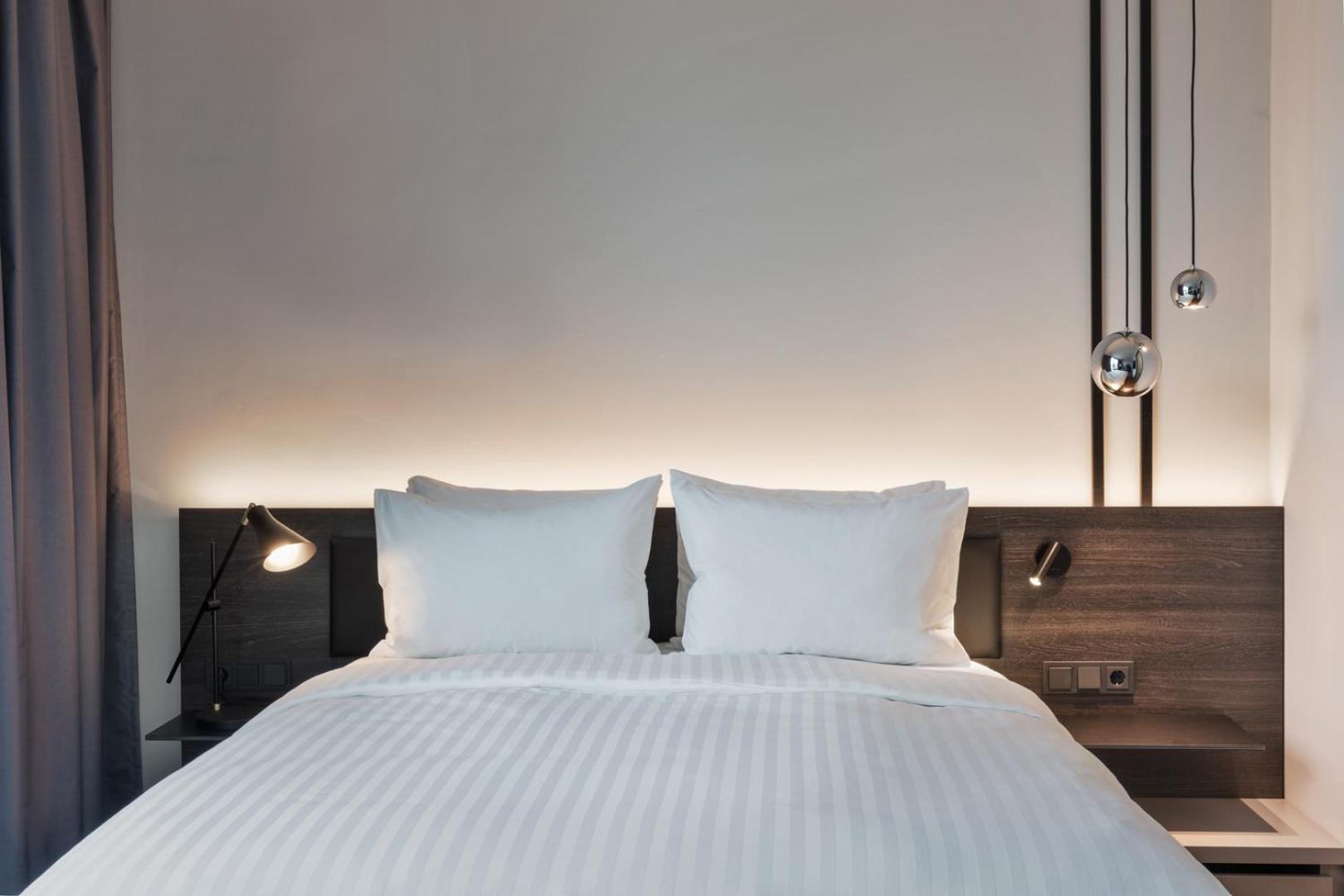 Economy Studio Queen Bed