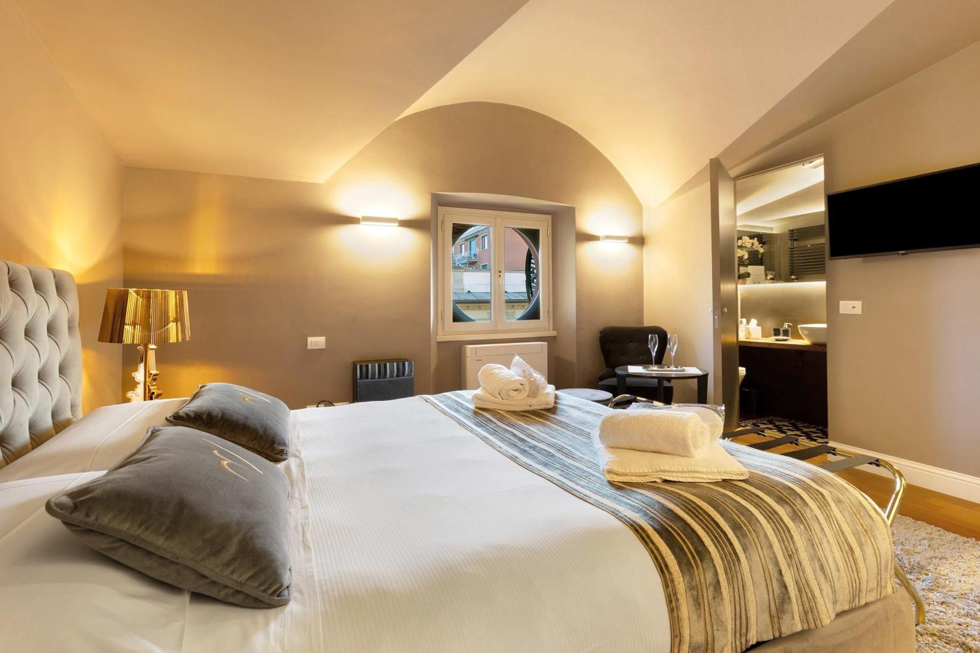 Standard Queen Room