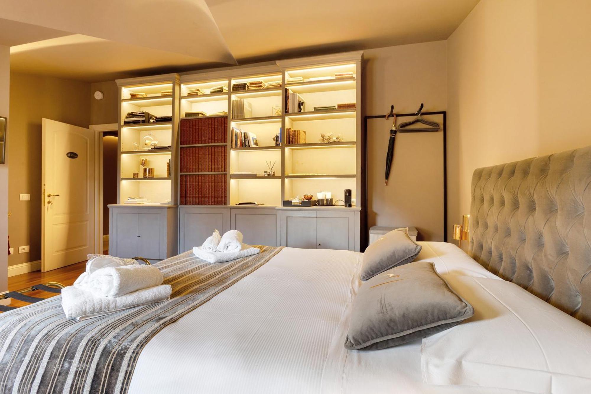Standard Queen Room