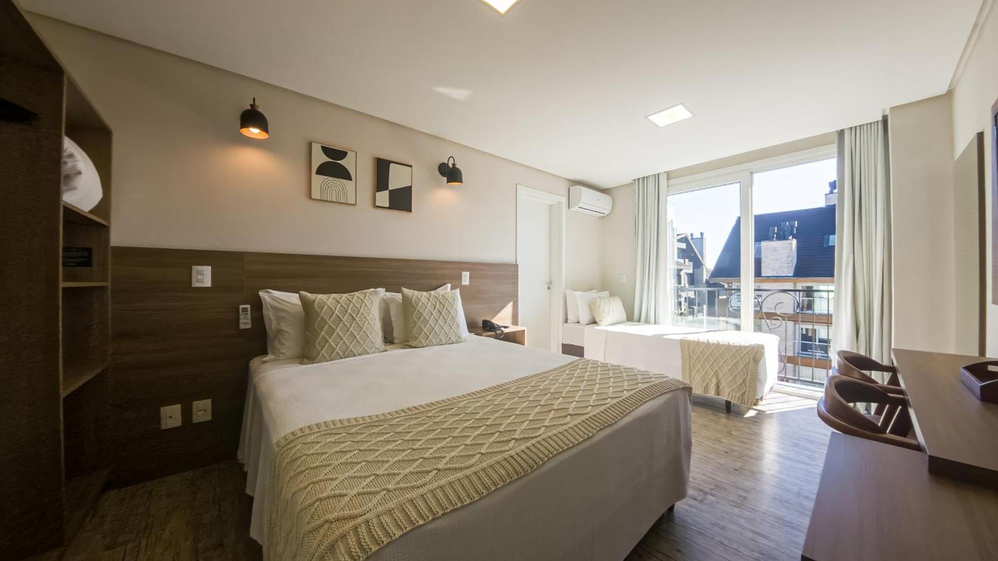 Triple Room Balcony