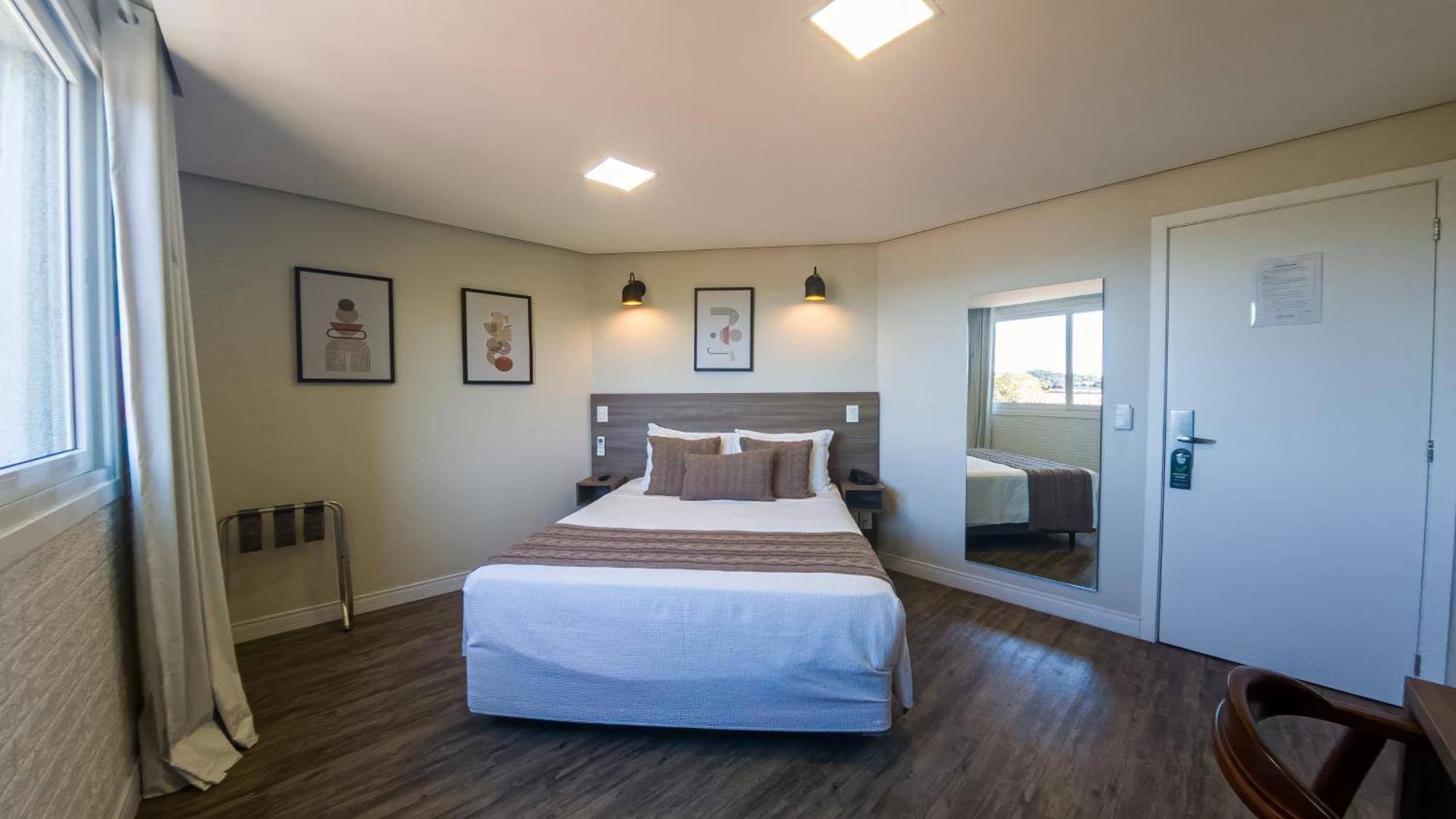 Deluxe Double or Twin Room City View