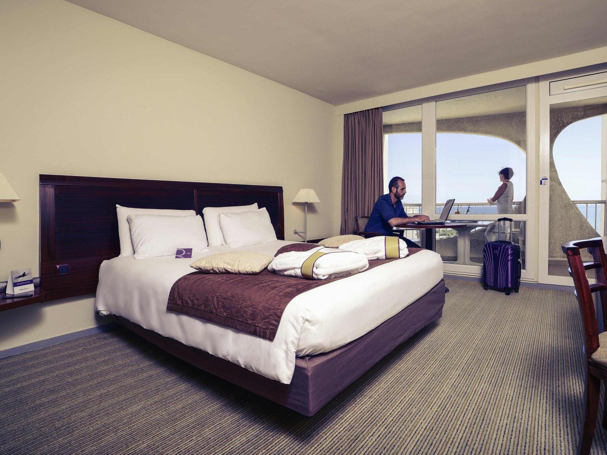 Junior Suite Side Sea View