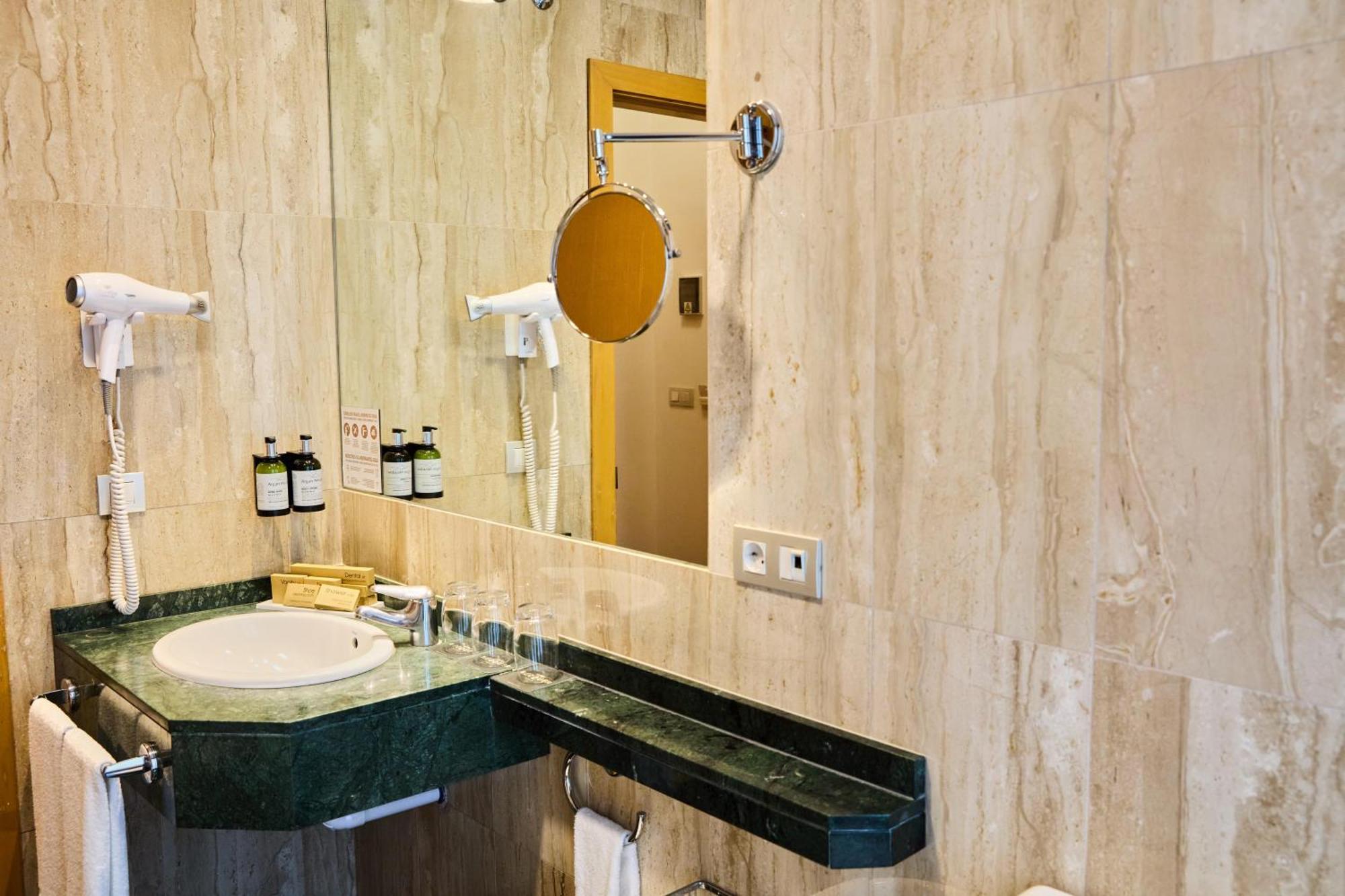 Budget Single Room