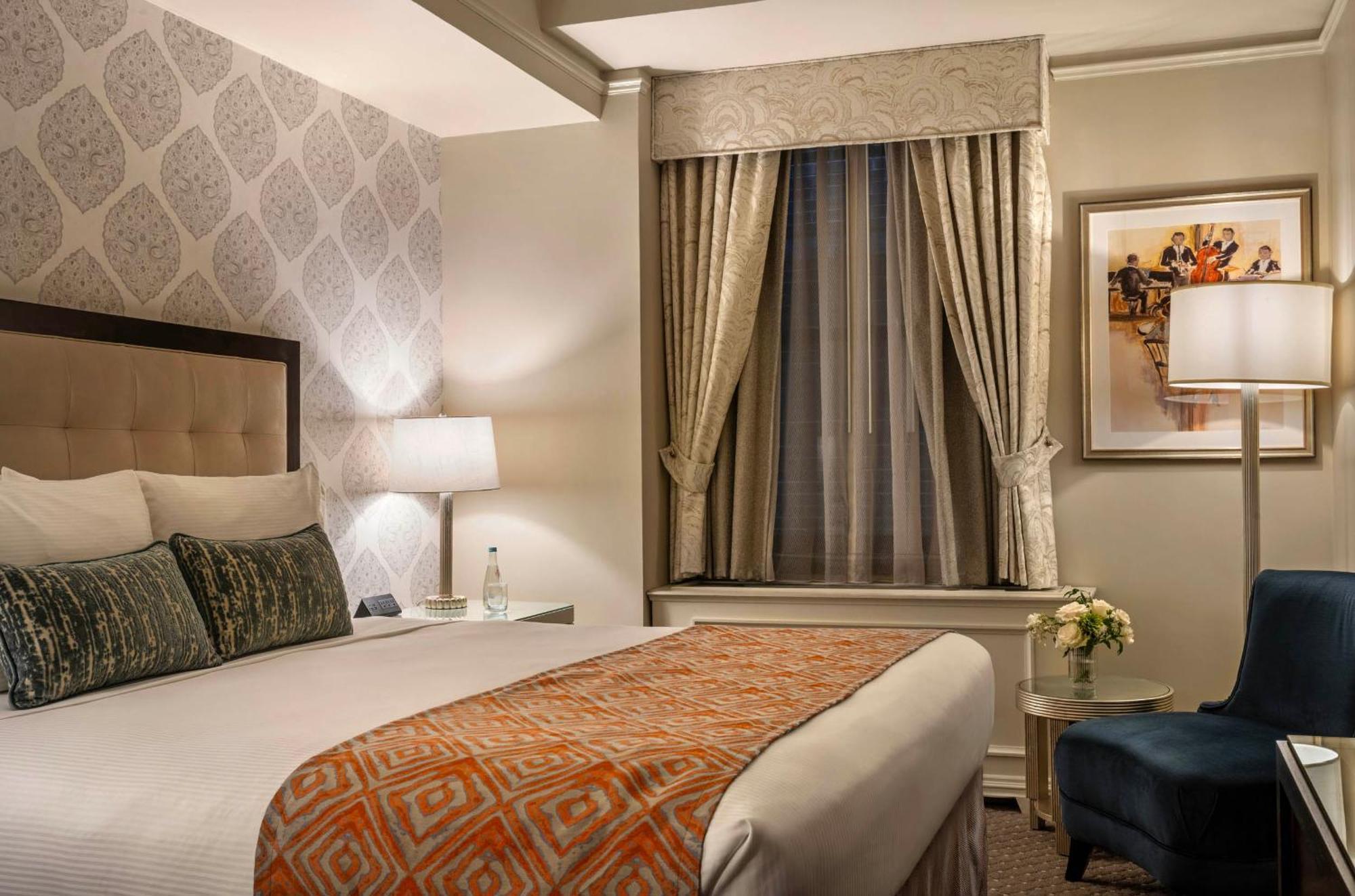Premier One Bedroom Suite King Bed